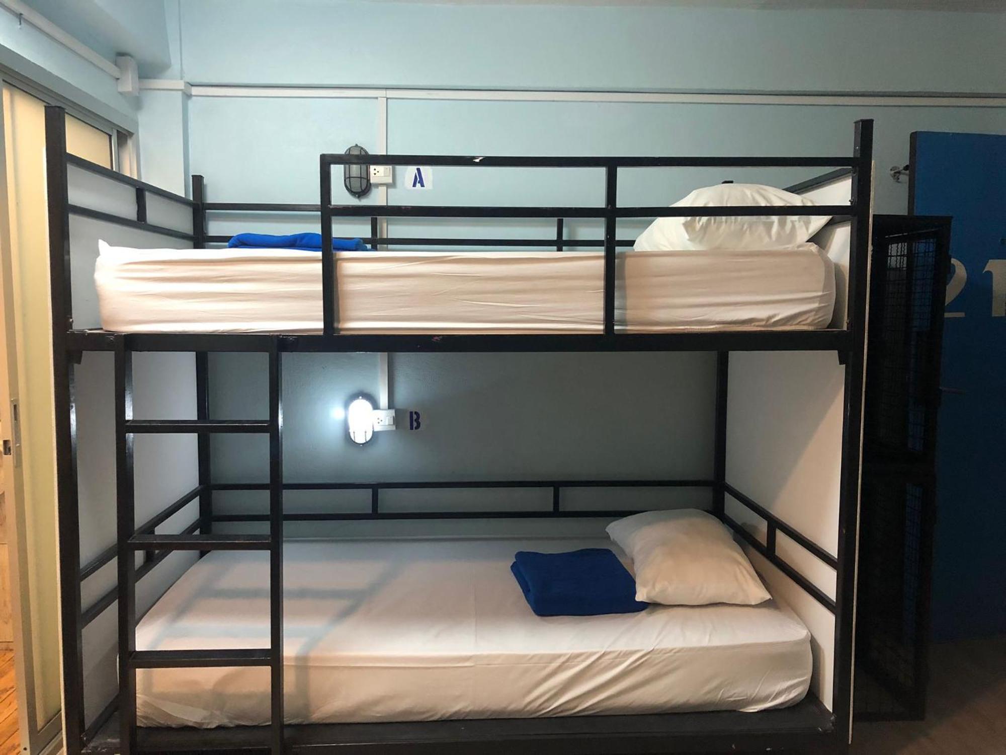 Revolution Khao San By The Bliss Albergue
