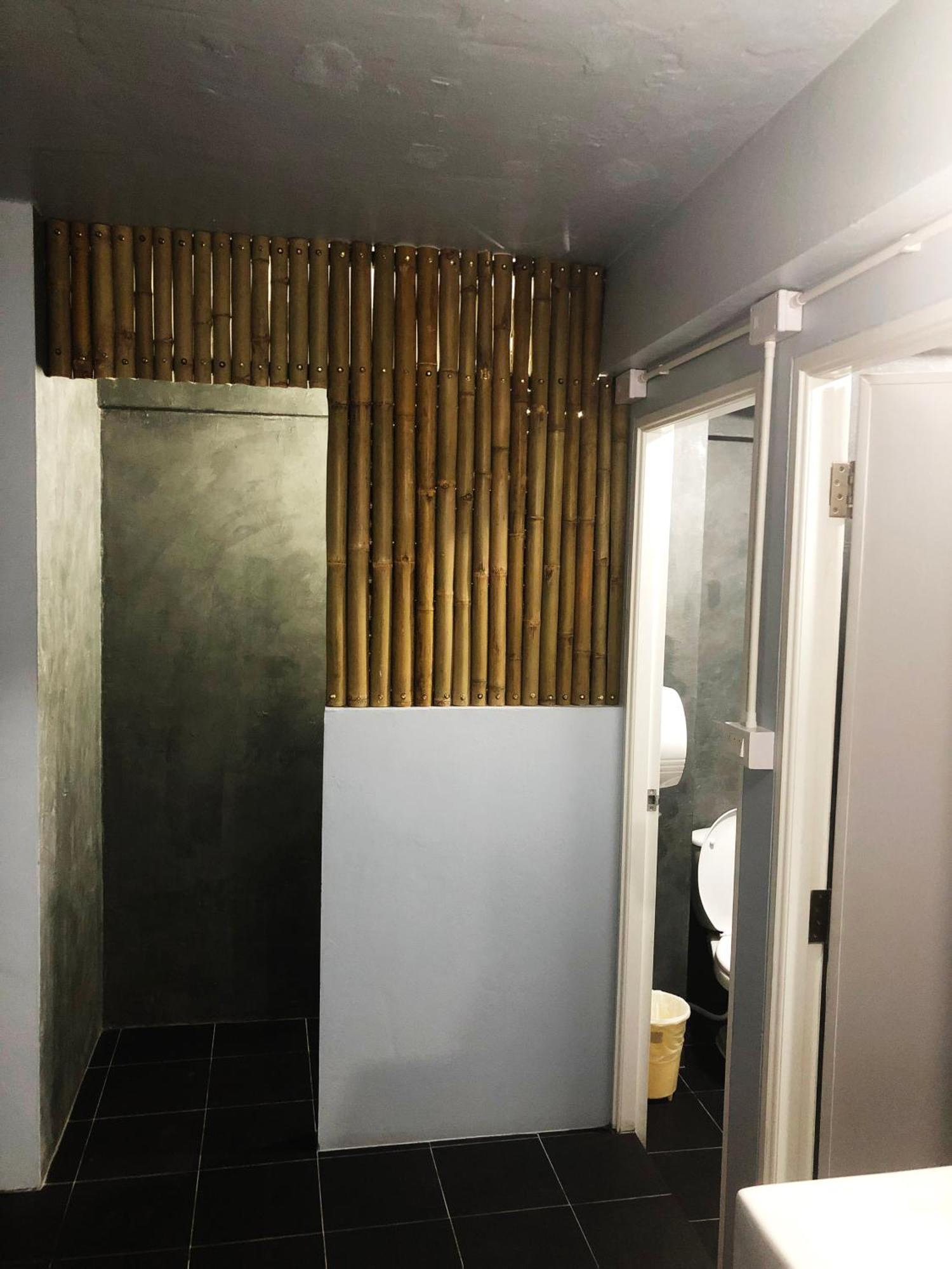 Revolution Khao San By The Bliss Albergue