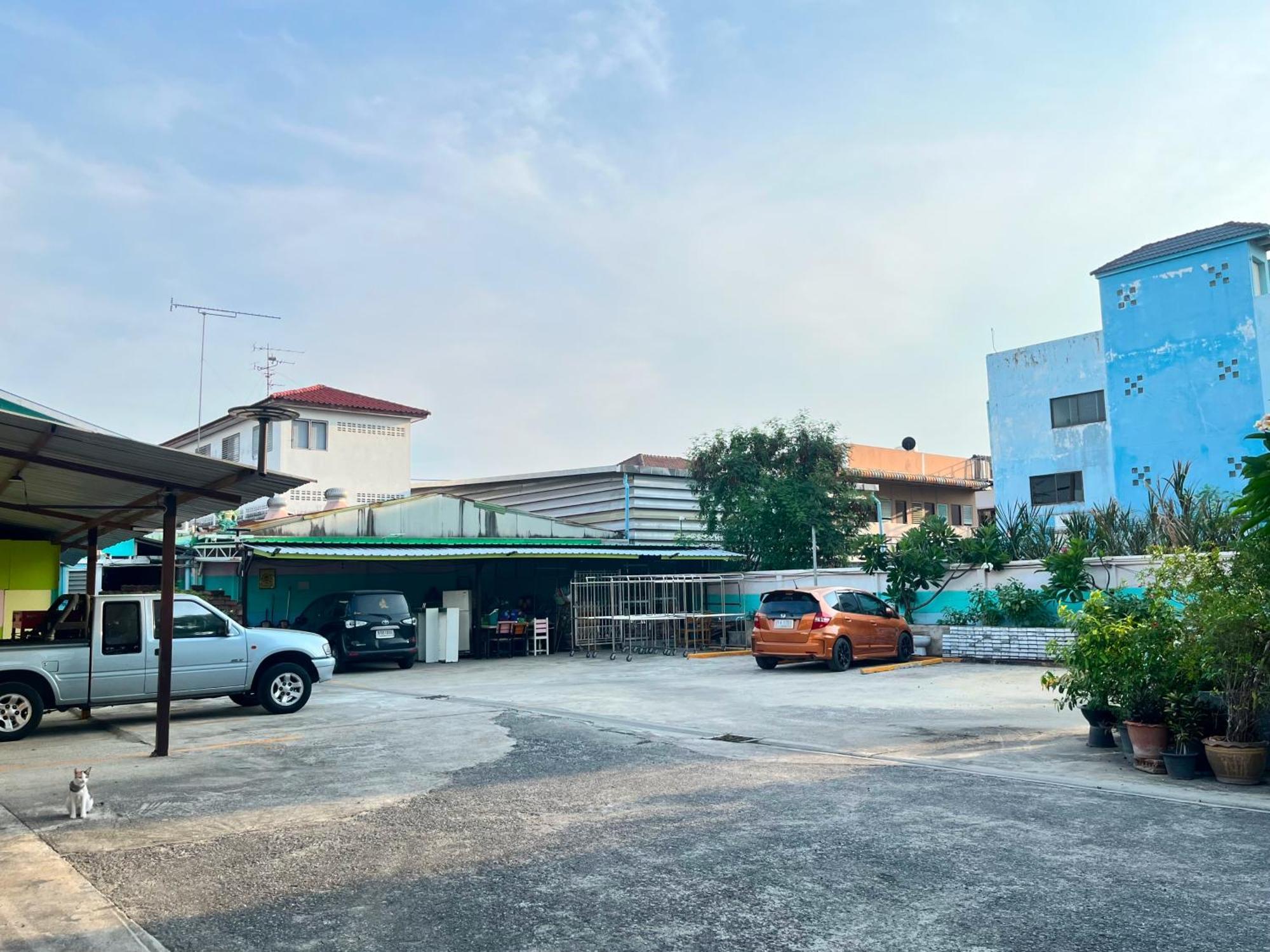 Guest house Pa Chalermchai 2*
