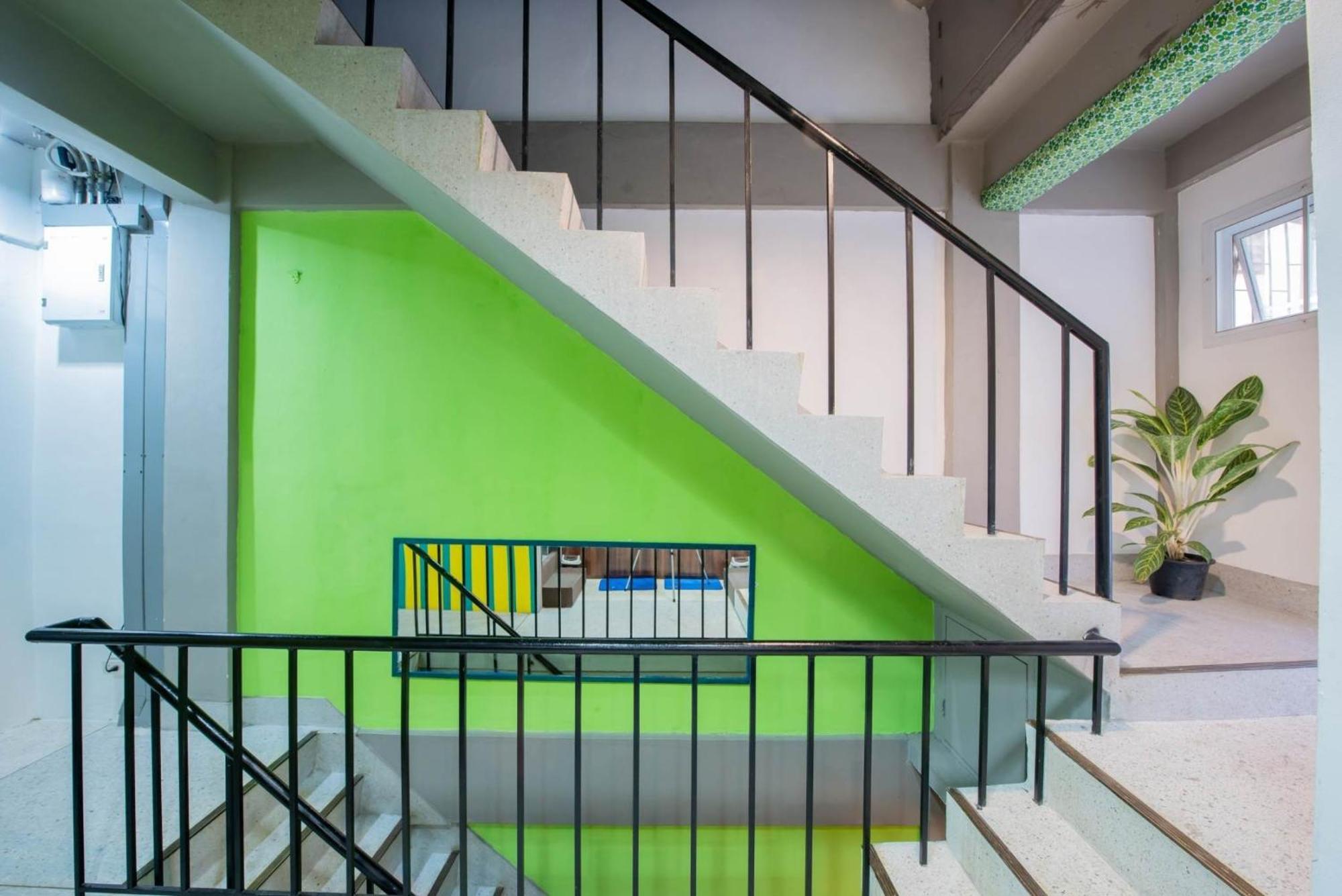 Hostel Mascotte Silom *