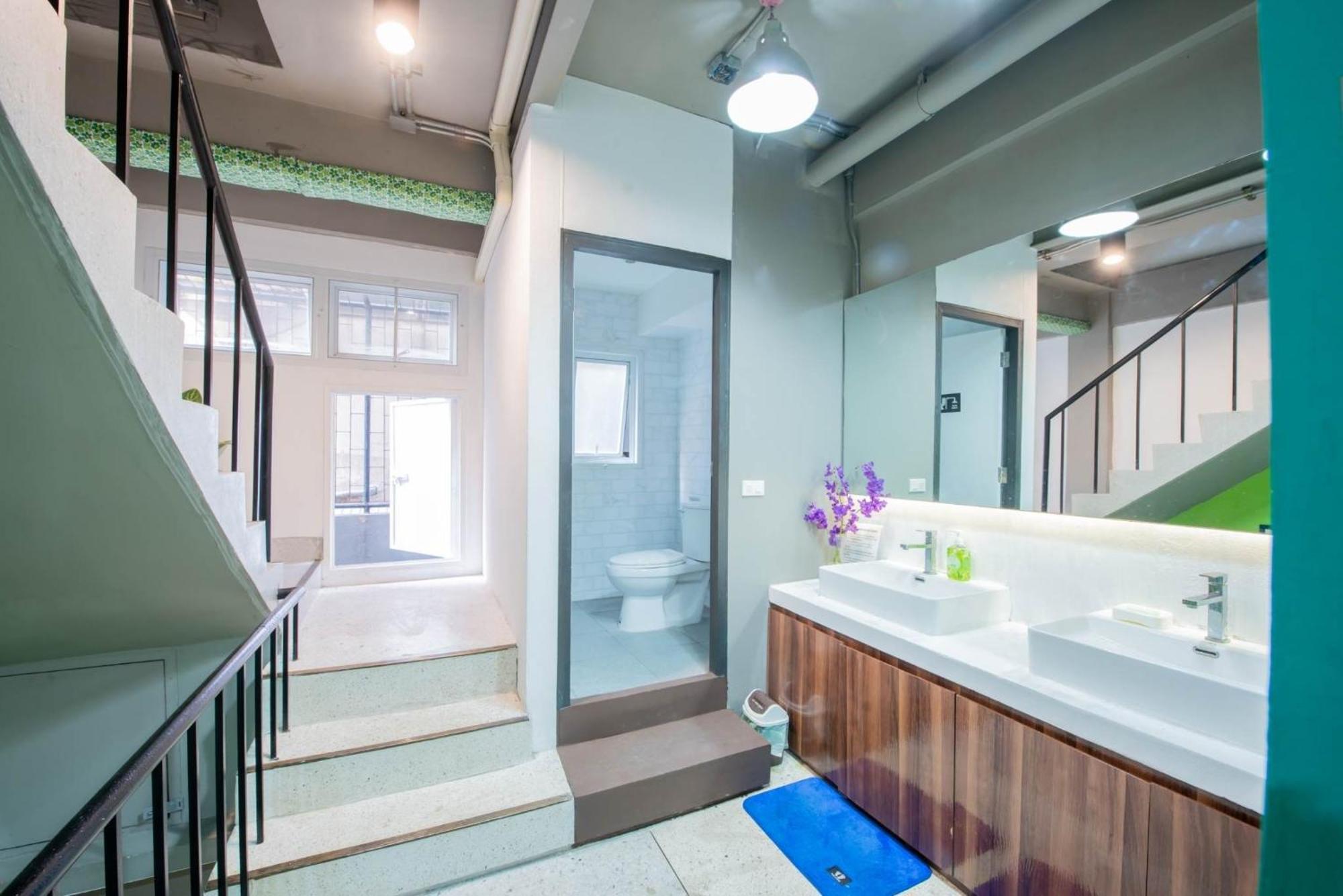 Mascotte Silom Hostel