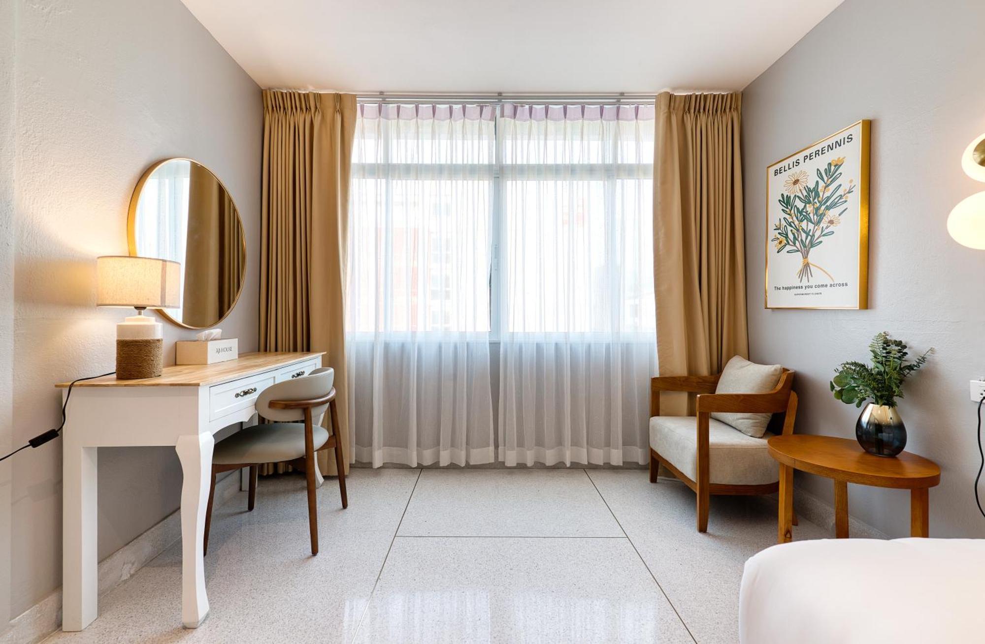 Aparthotel Ab House *