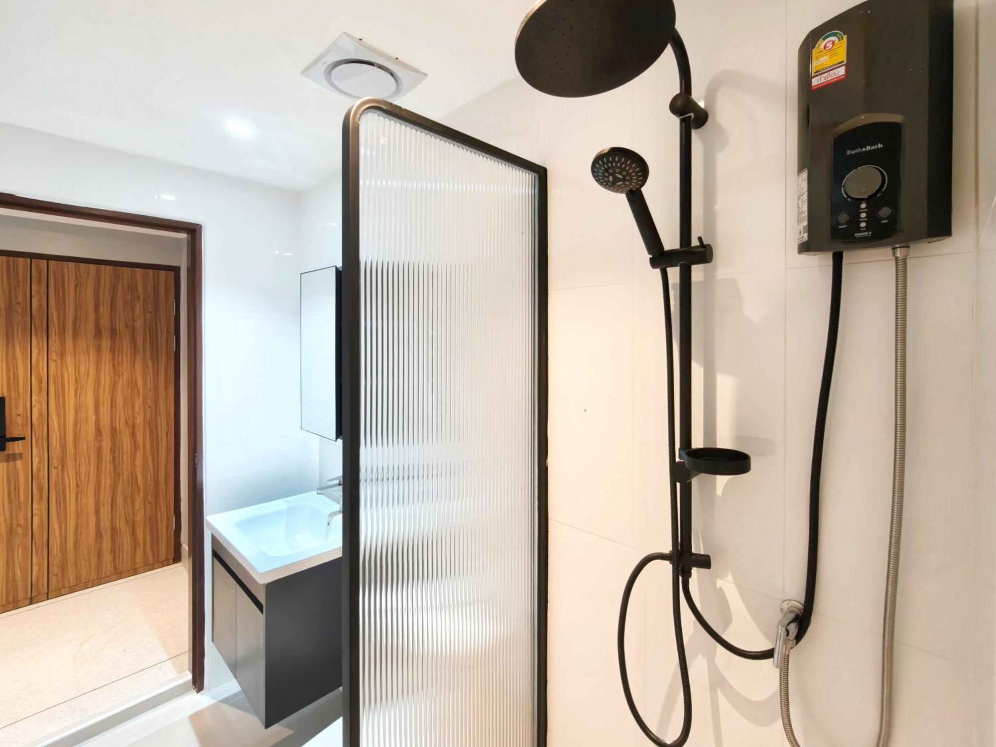 Aparthotel Ab House *