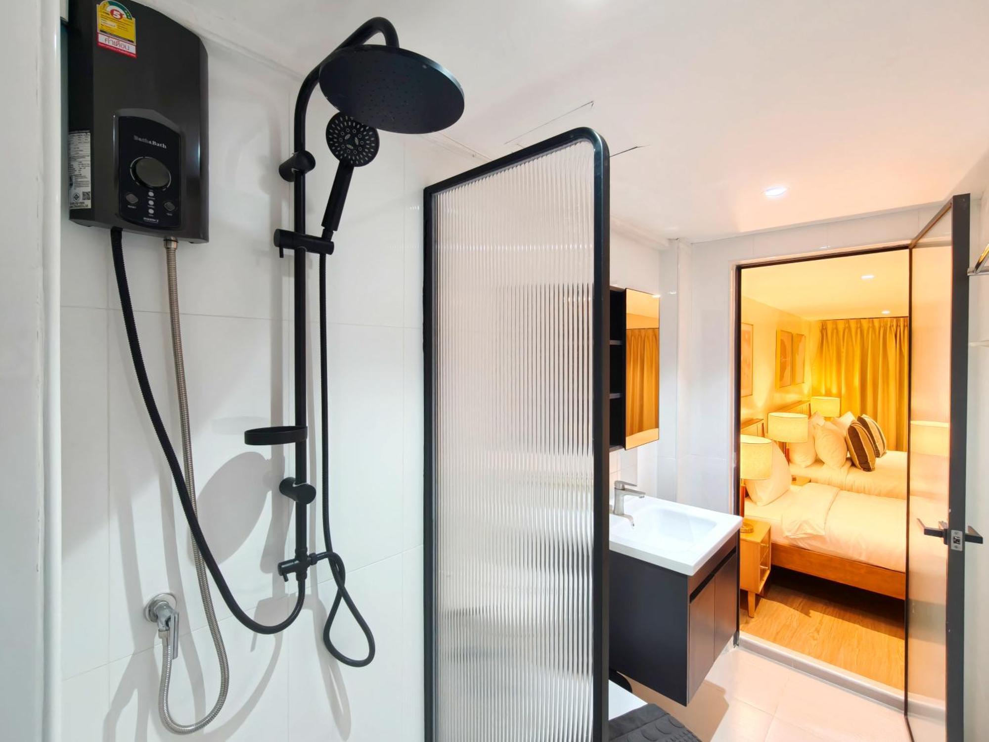 Aparthotel Ab House *