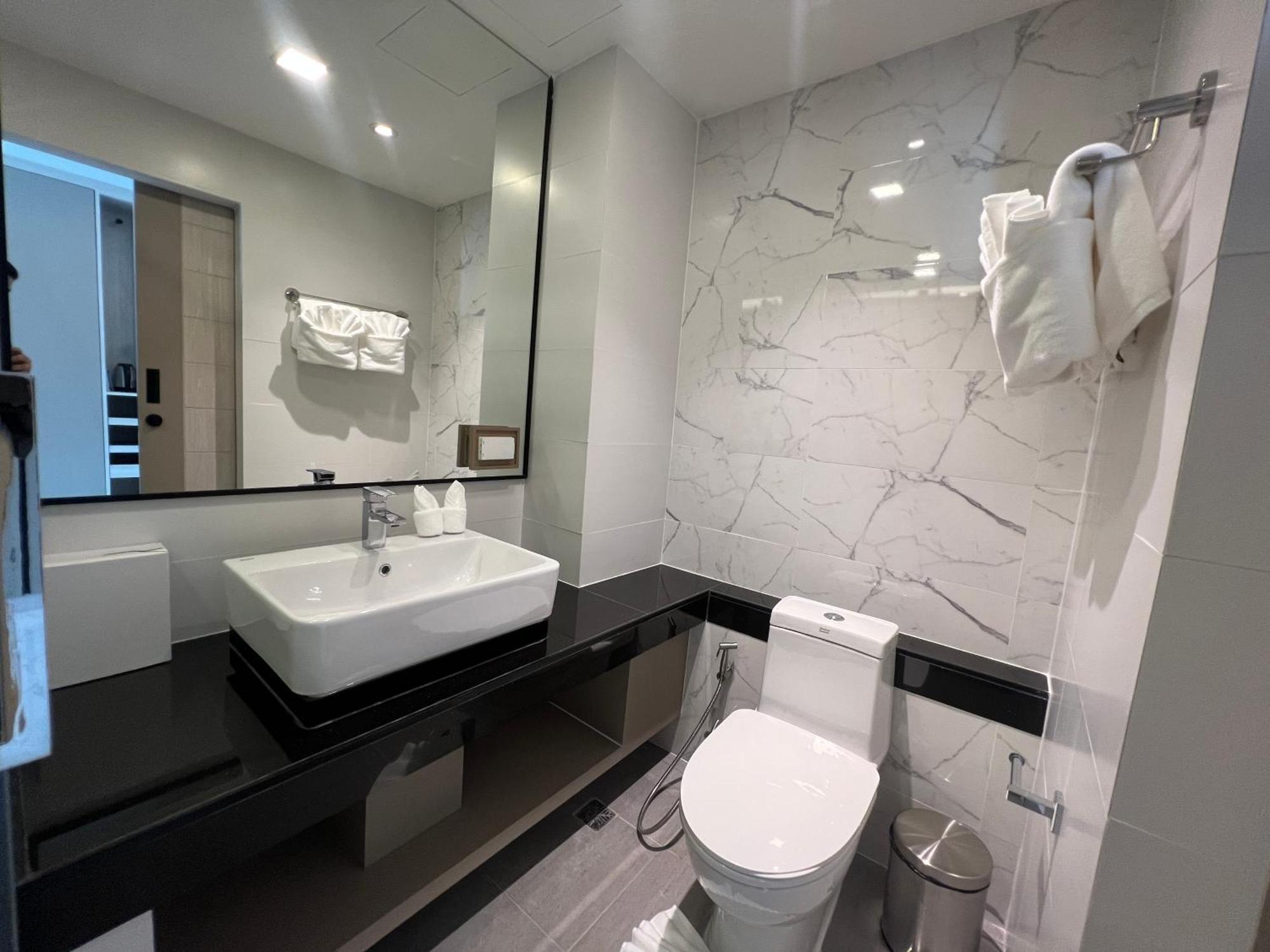 Arni Skye Hotel