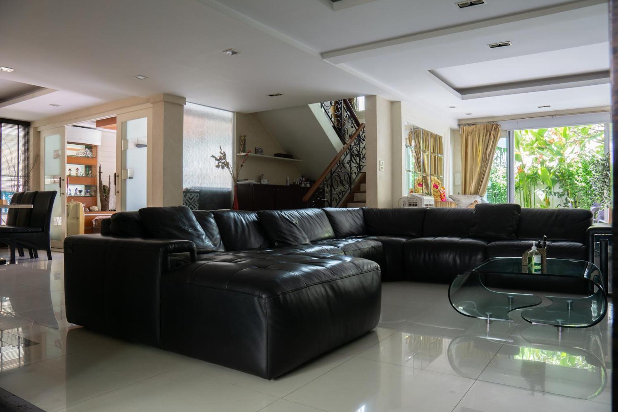 Modern In Sukhumvit *