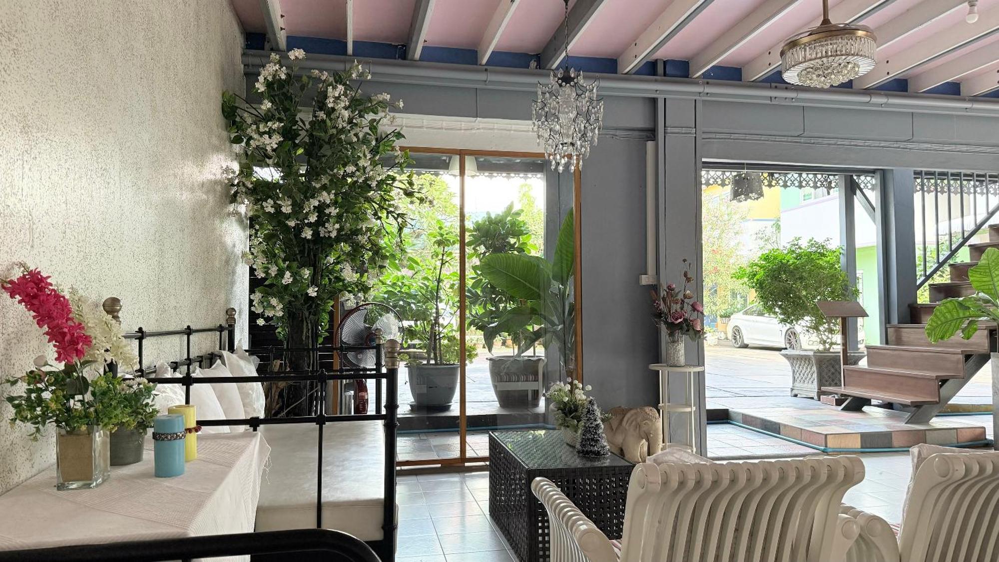 Issara House