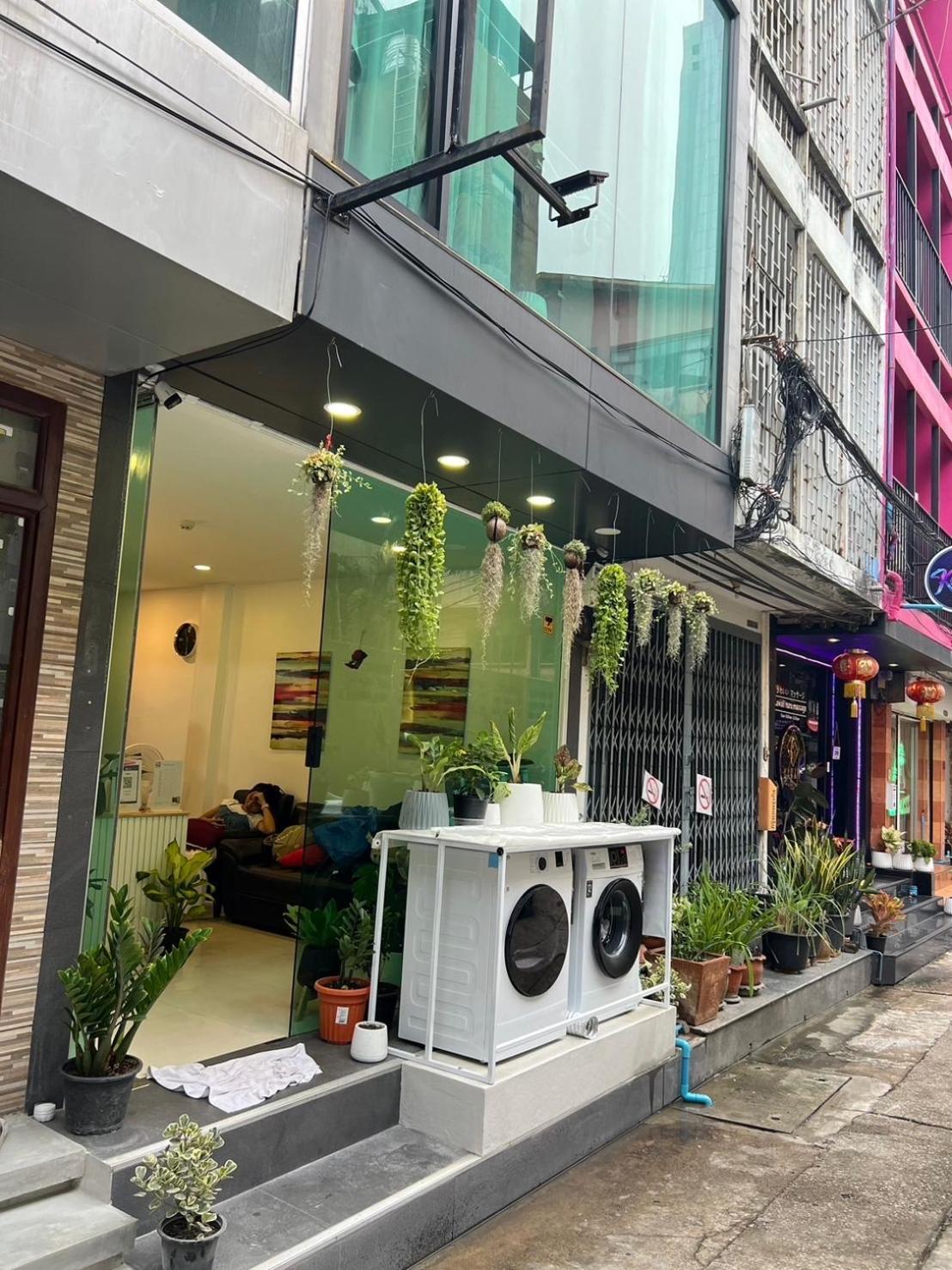 8 & Cafe Bangkok
