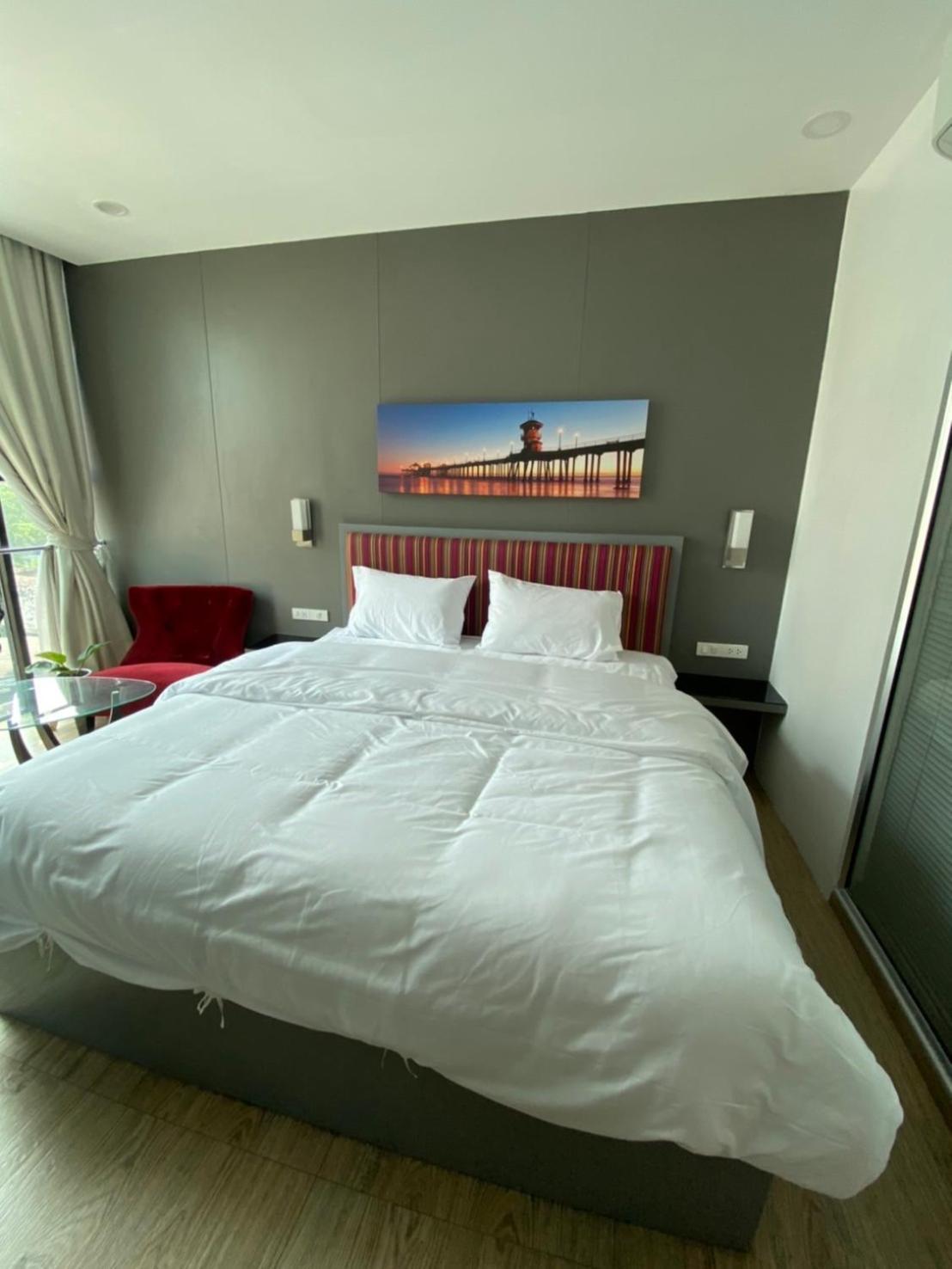 Hotel 8 & Cafe 3*