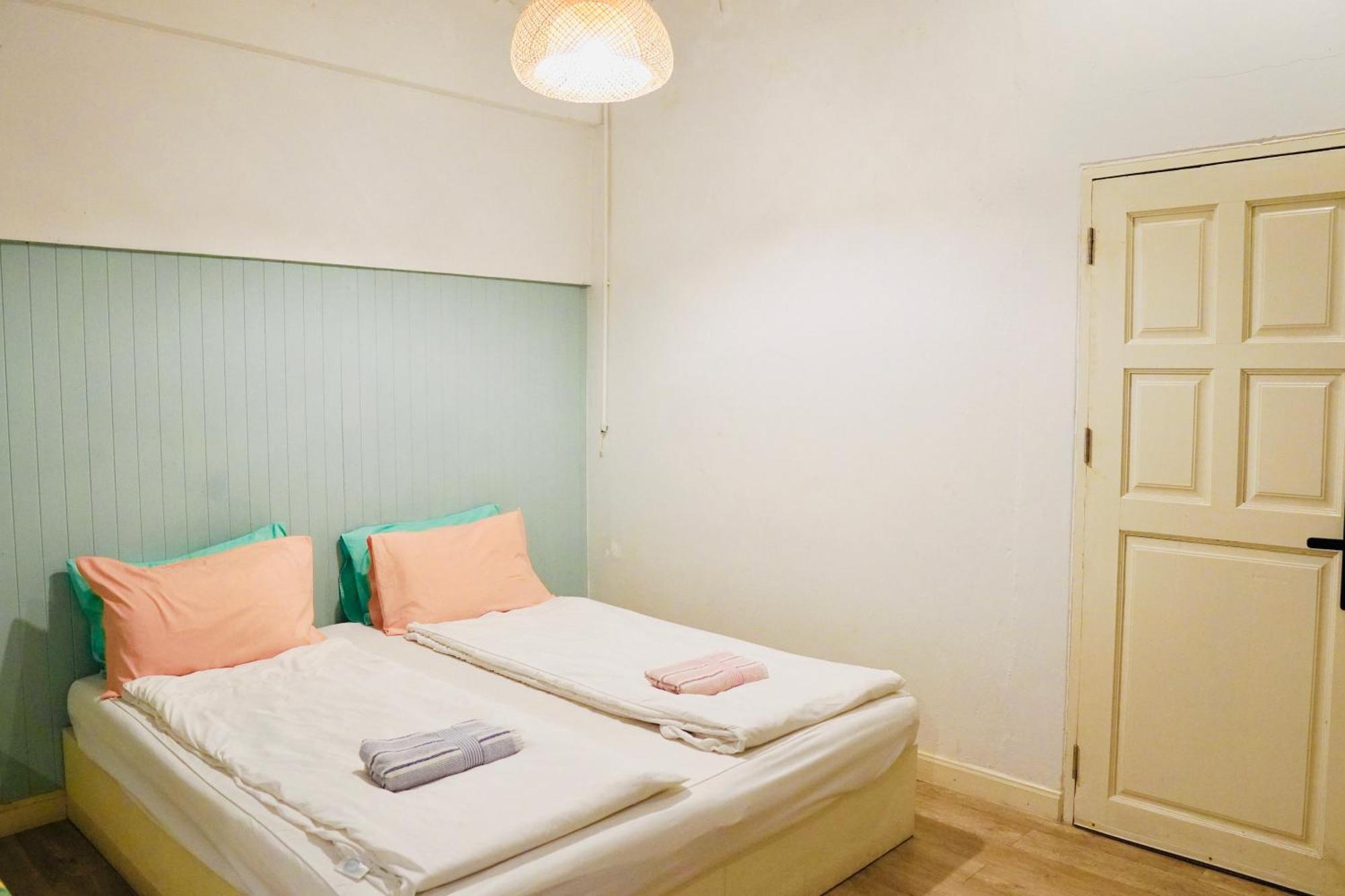Bangkok Historic Villa - Private Access Hotel