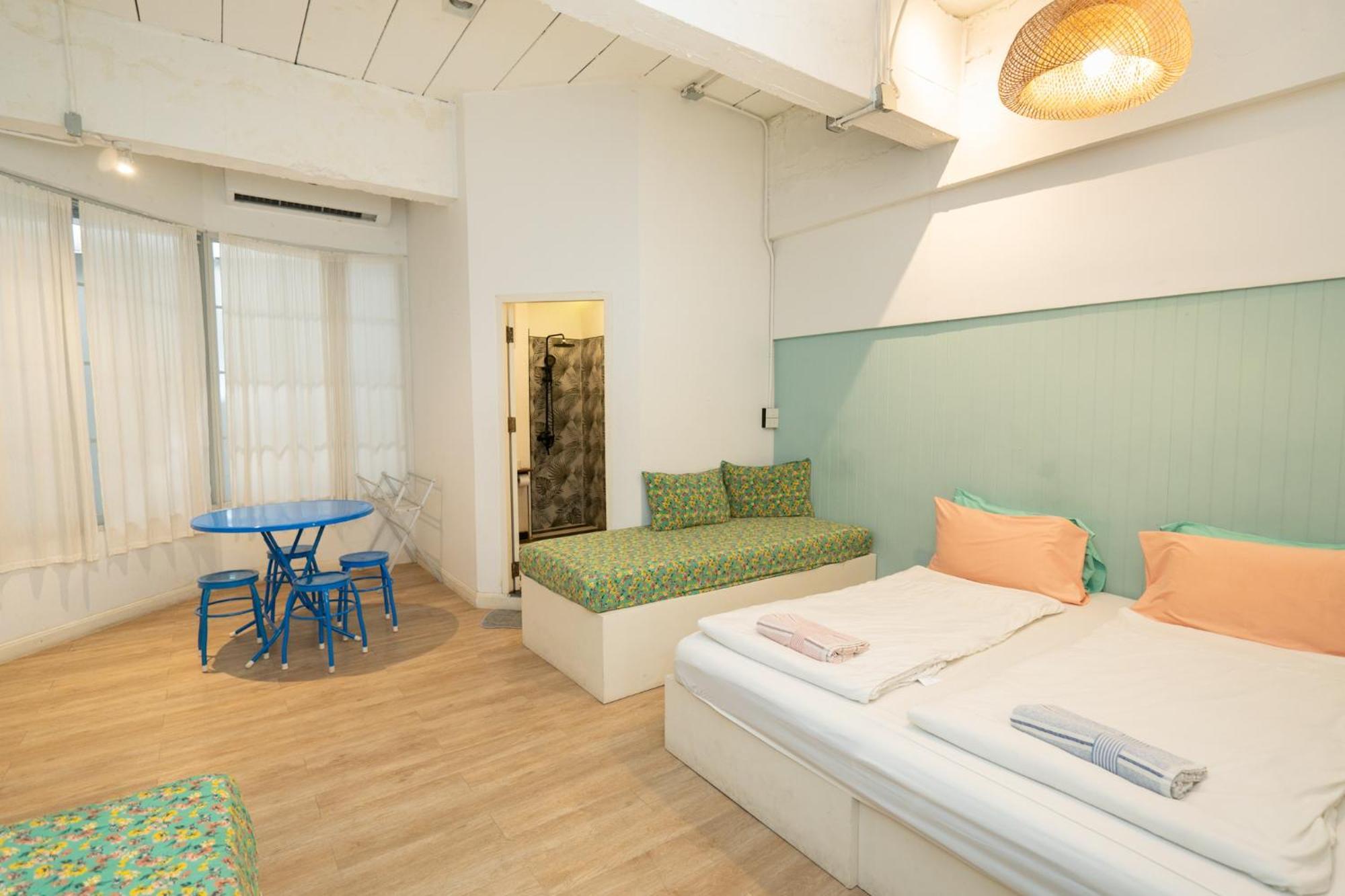Bangkok Historic Villa - Private Access Hotel