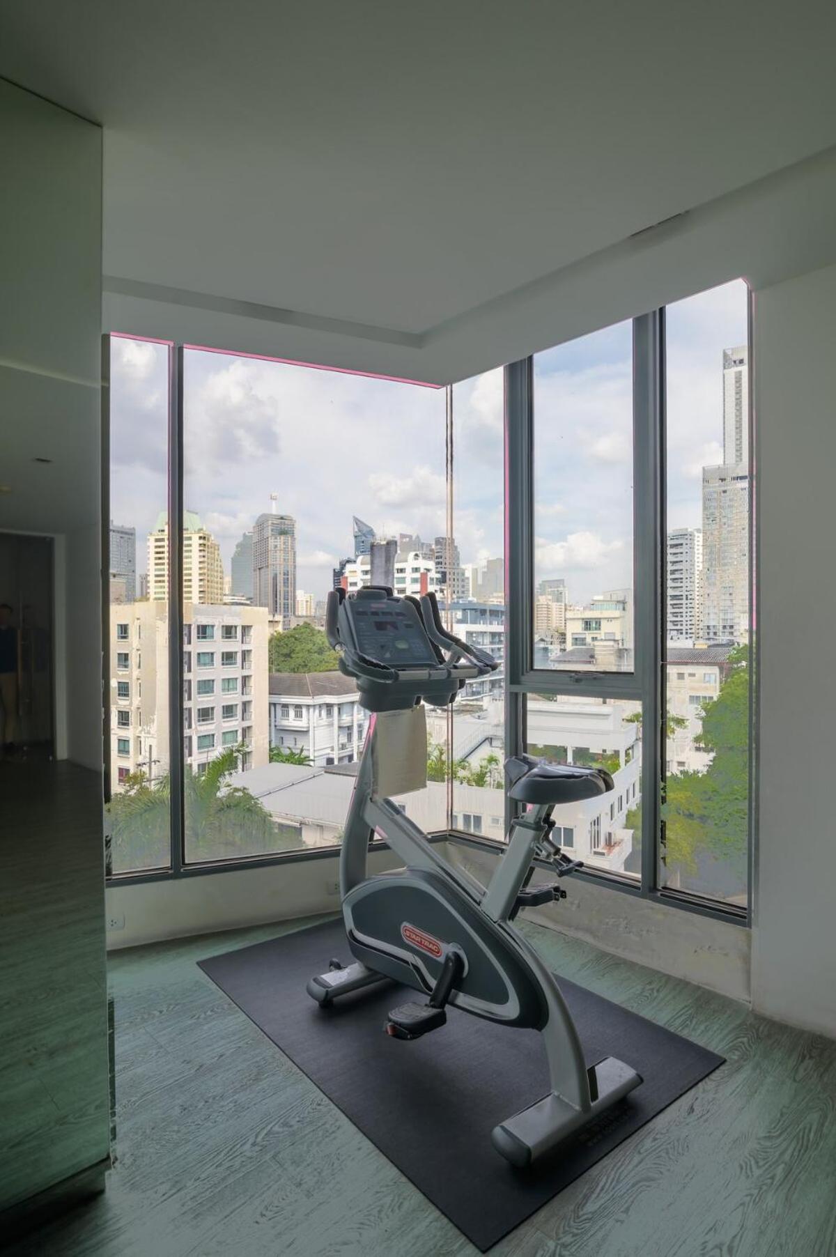 Cozy & Bright - Asoke Apartment Bangkok