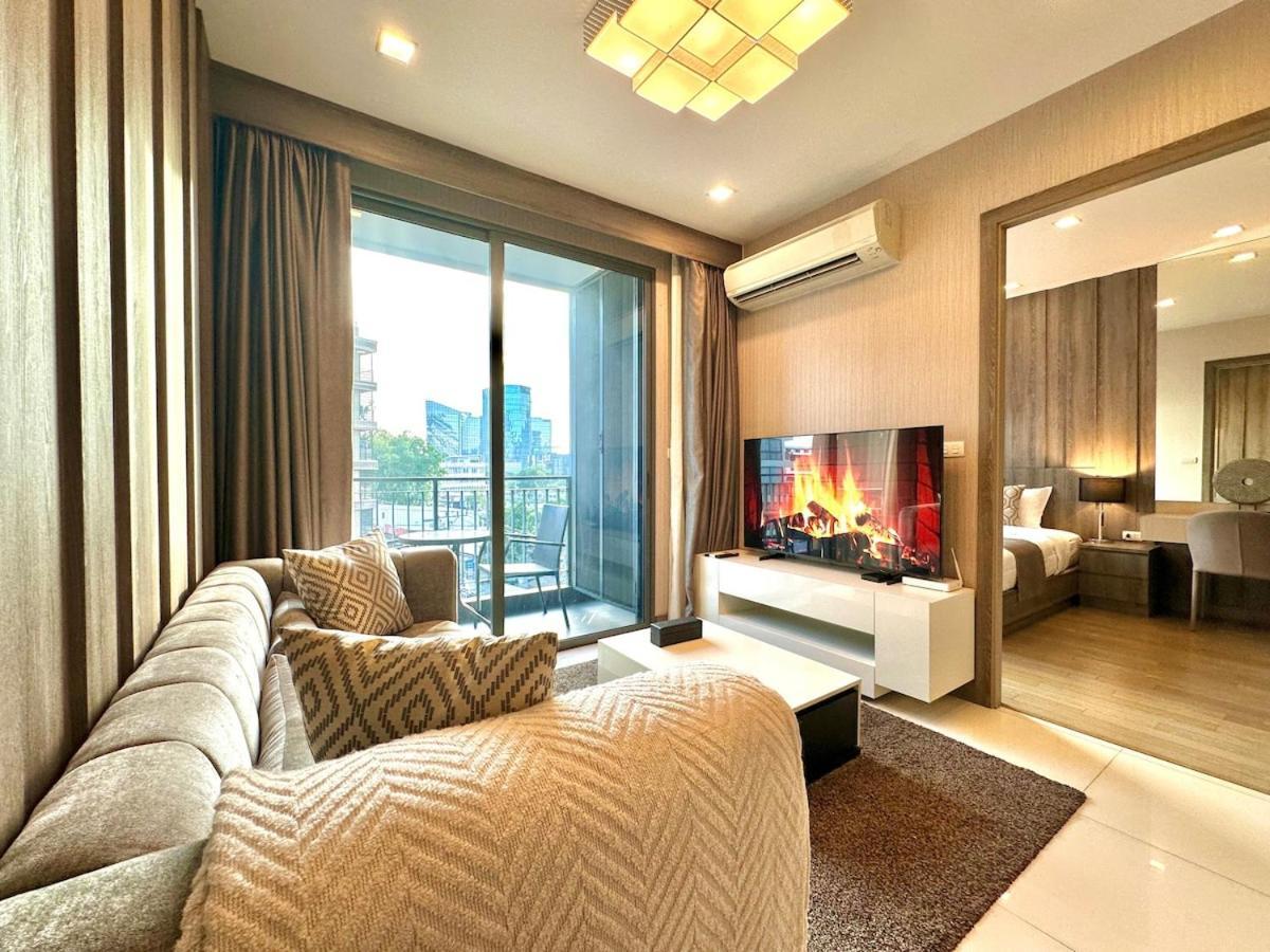 Cozy & Bright - Asoke Apartment