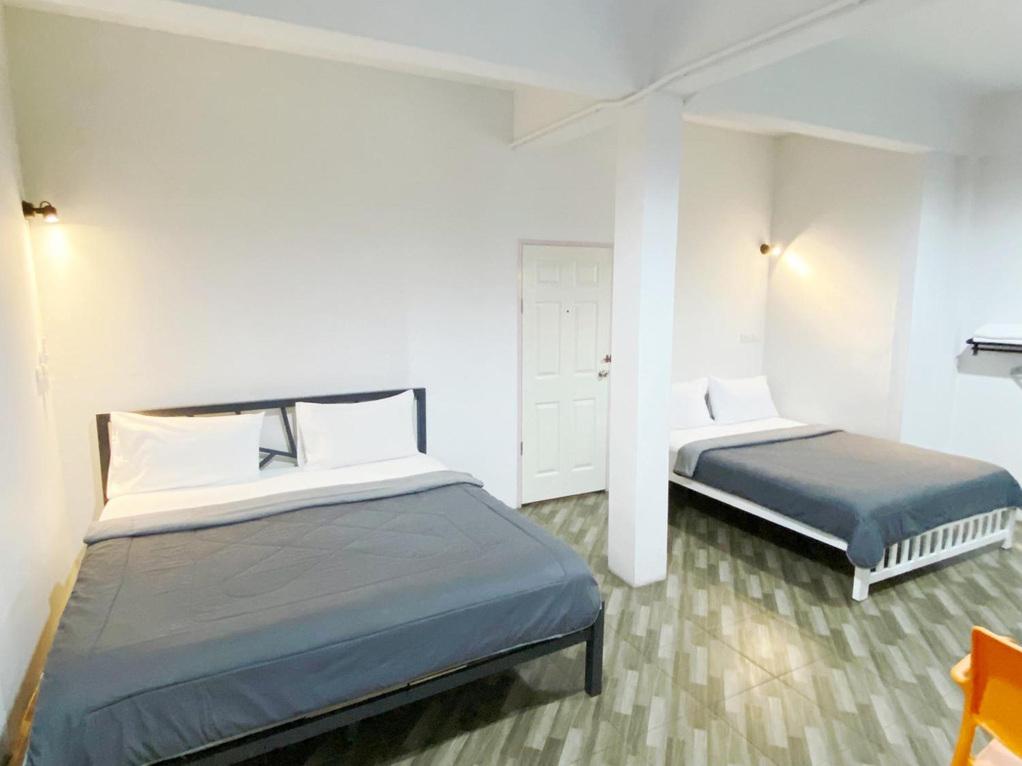 Hostel The Alex Bangkok