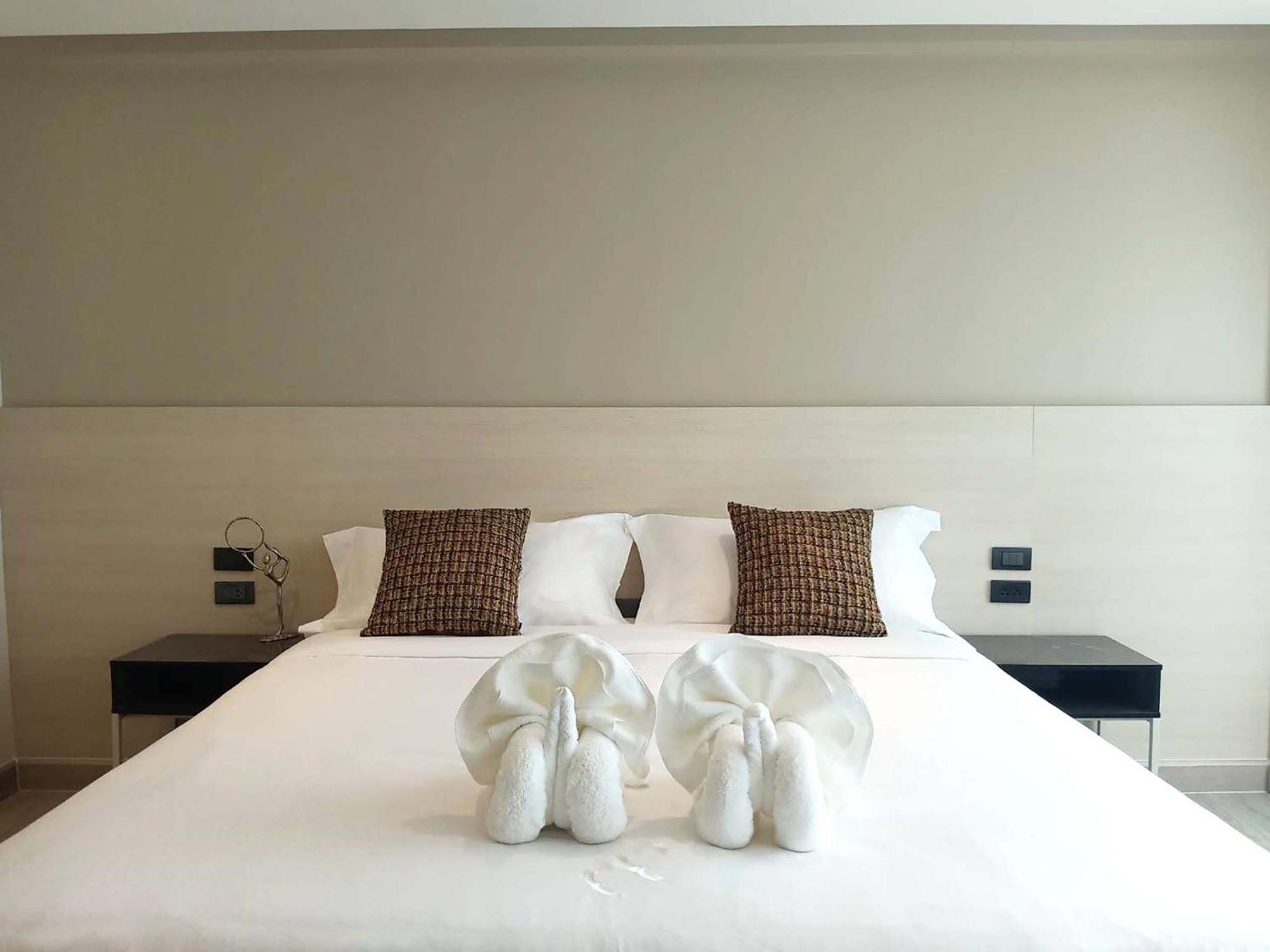 Hotel The 9 3*