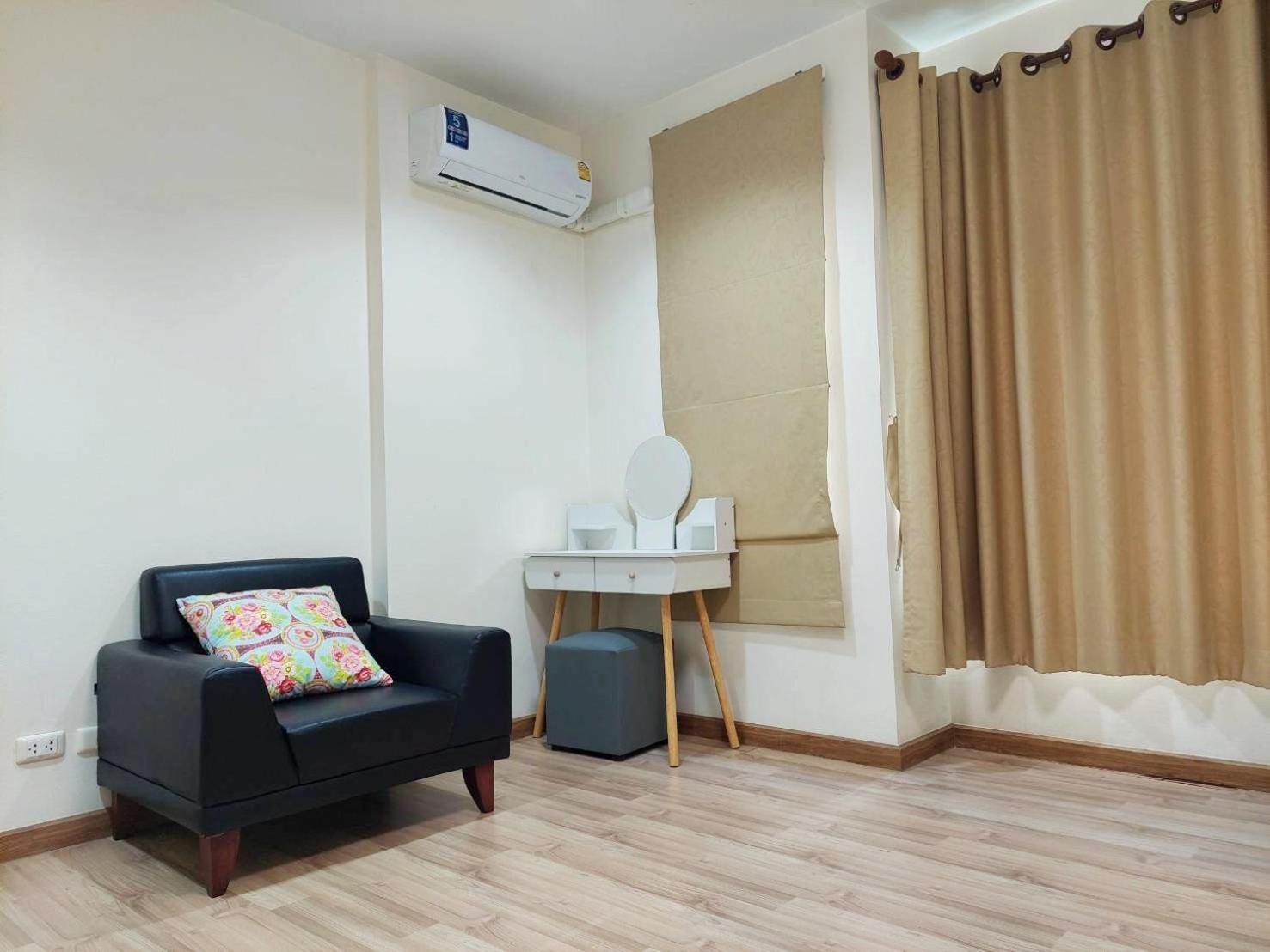 Areehouse 300平方 獨棟別墅 家庭首選 近7-11 超市 Mrt Pousada