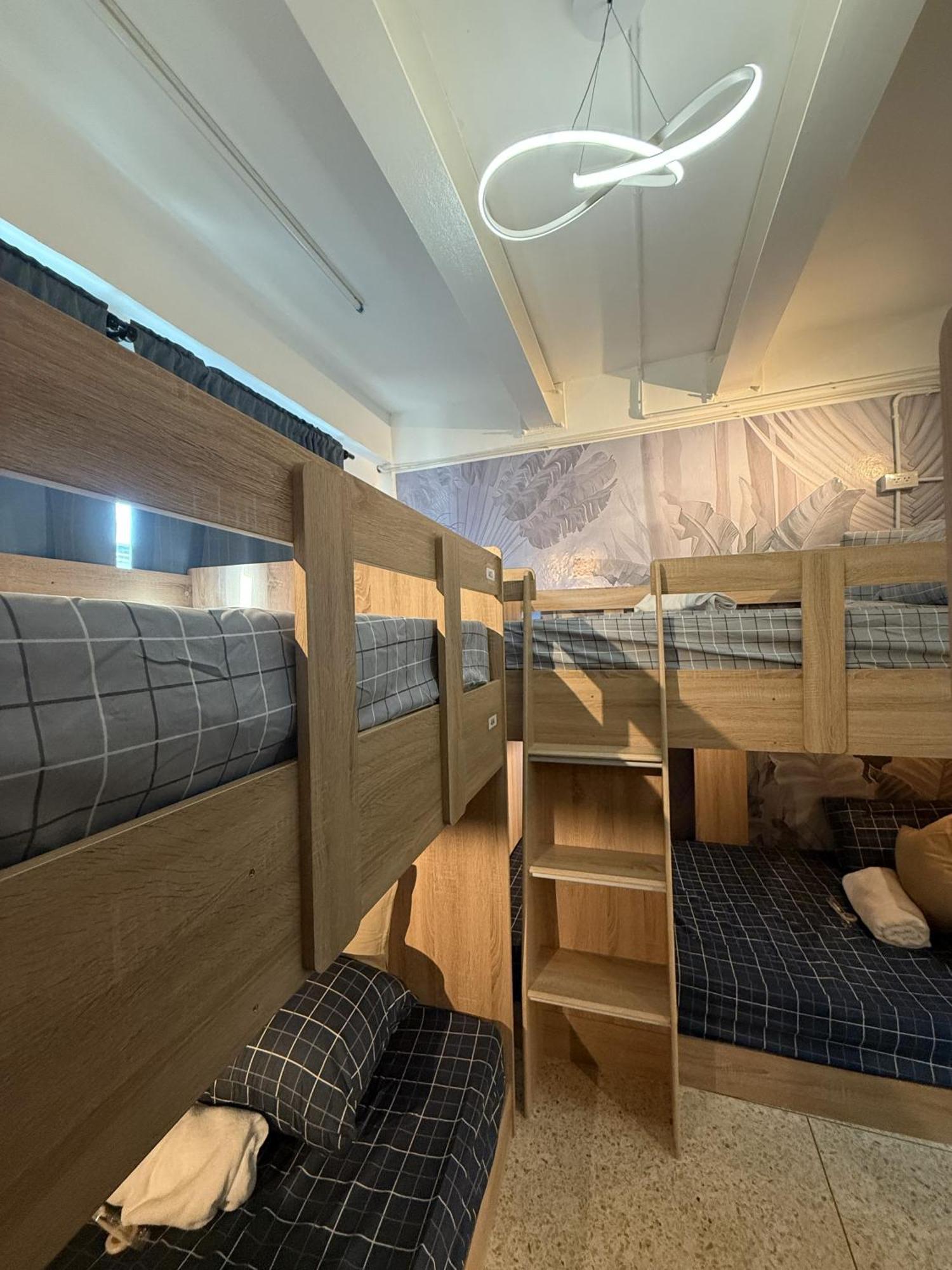 Twenty Two Place - Sukhumvit 22 Hostel Bangkok