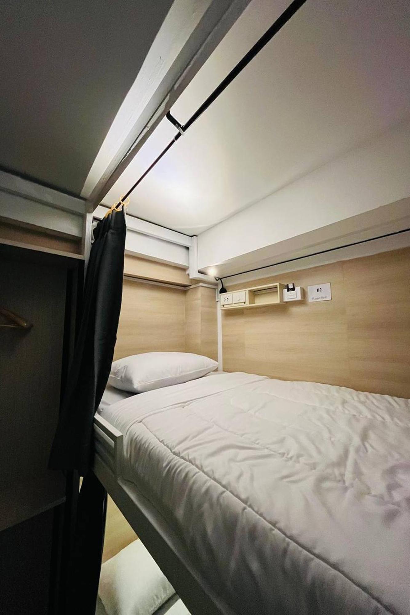 Reezq Hostel *