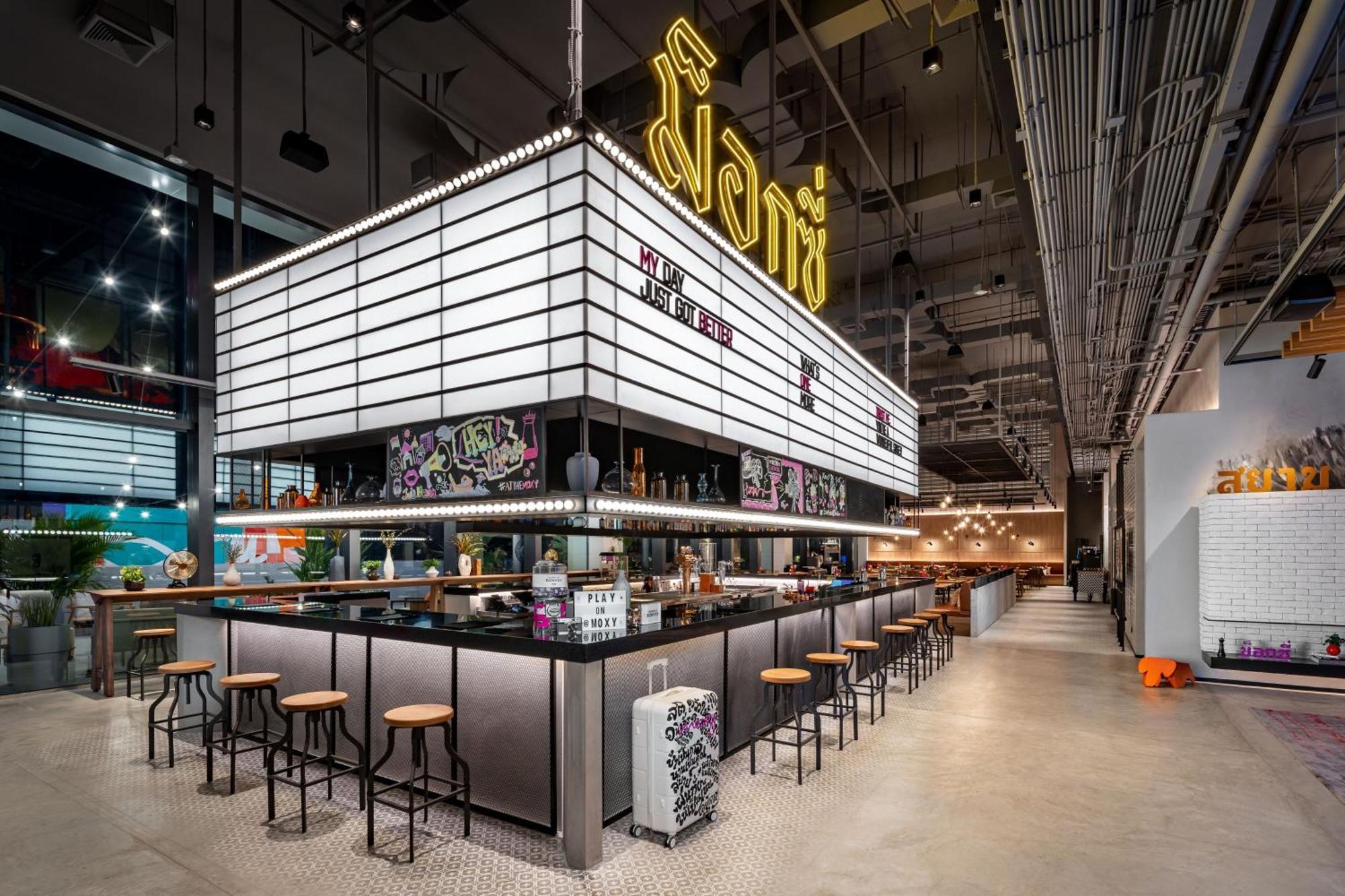Hotel Moxy Ratchaprasong 4*