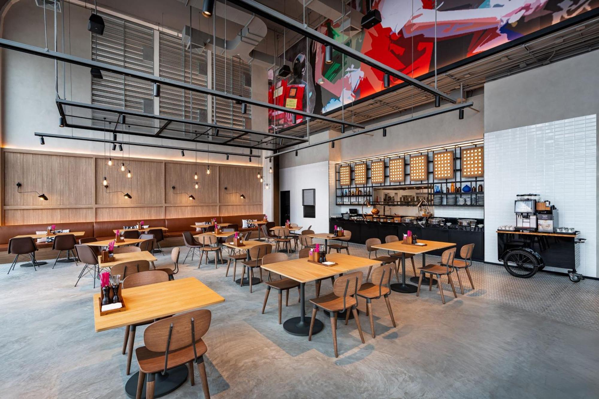 Moxy Ratchaprasong Hotel 4*