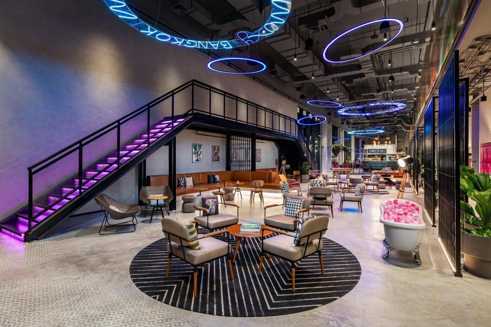 Moxy Ratchaprasong 4*