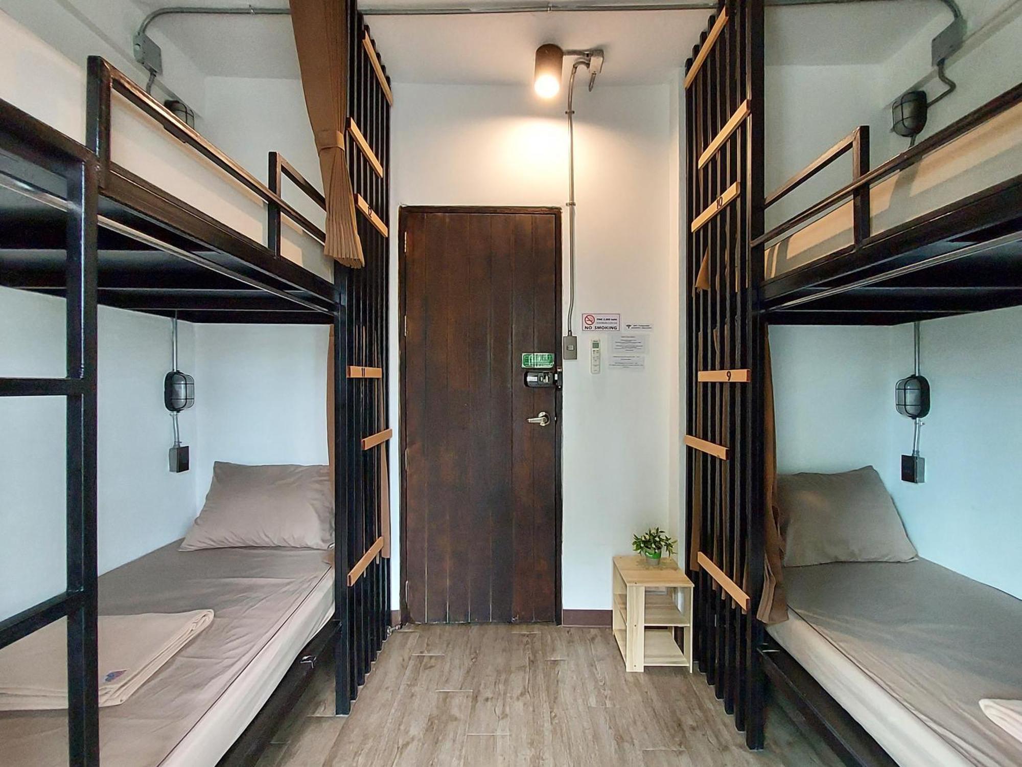 Feel Good Bangkok Hostel Asrama *