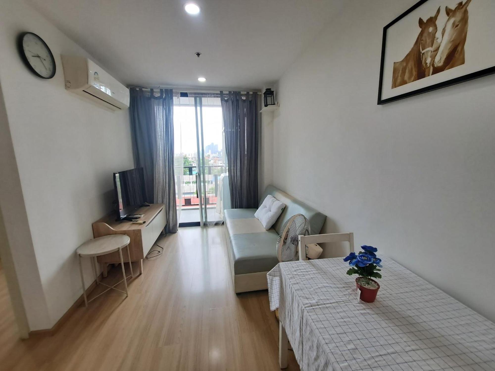In With Swimming Pool Near Malls And Train * Bangkok