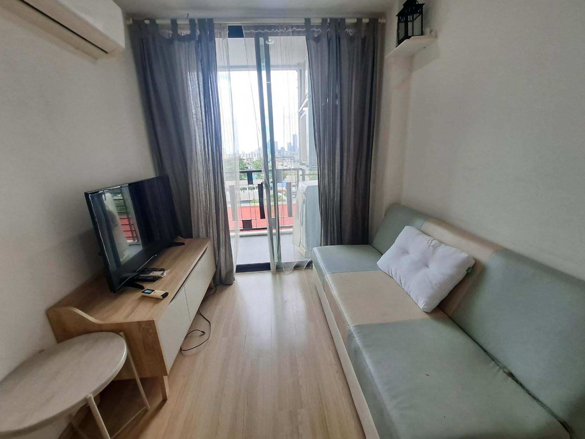 Aparthotel In With Swimming Pool Near Malls And Train