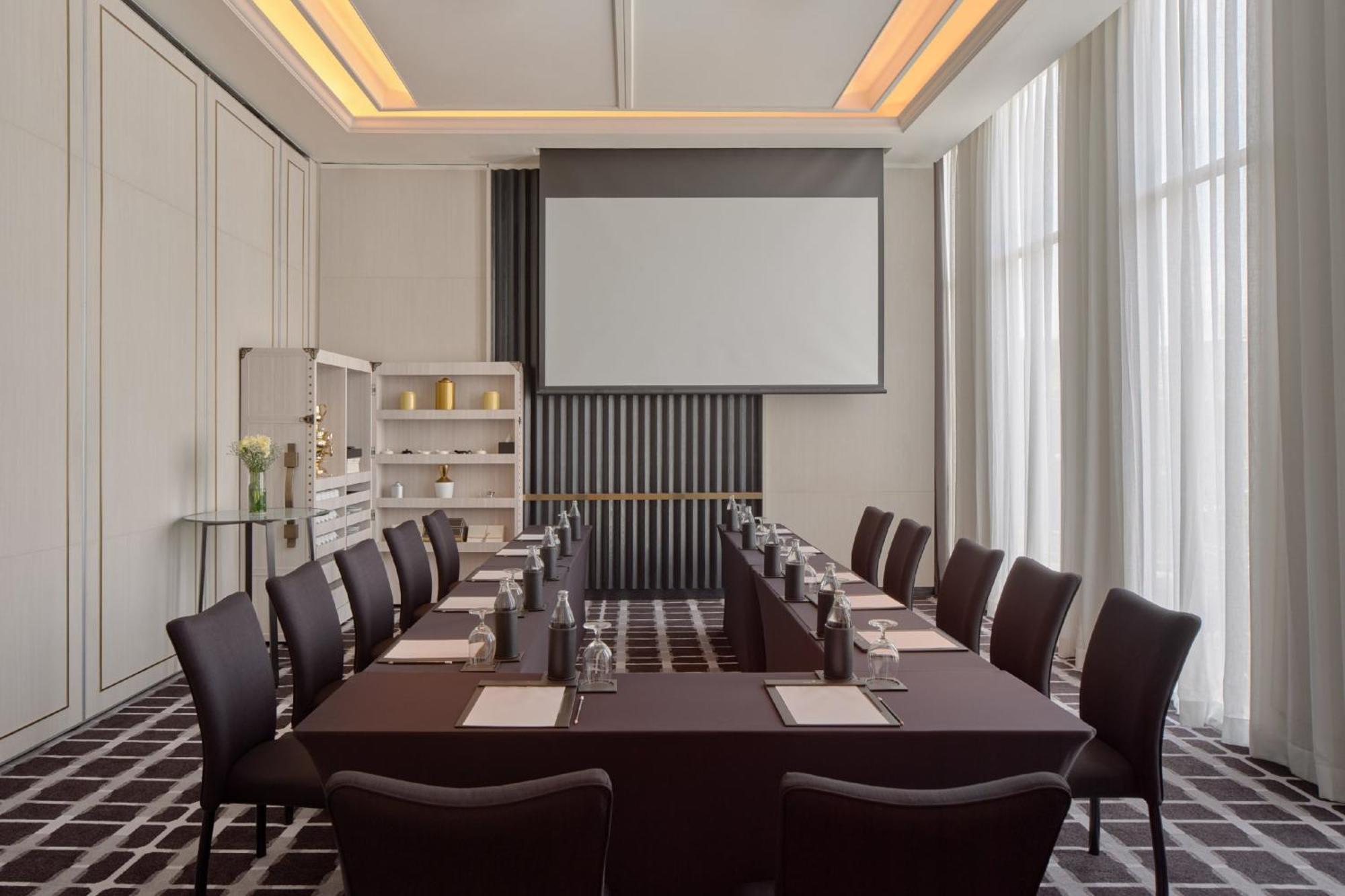 Intercontinental Sukhumvit By Ihg Hotel