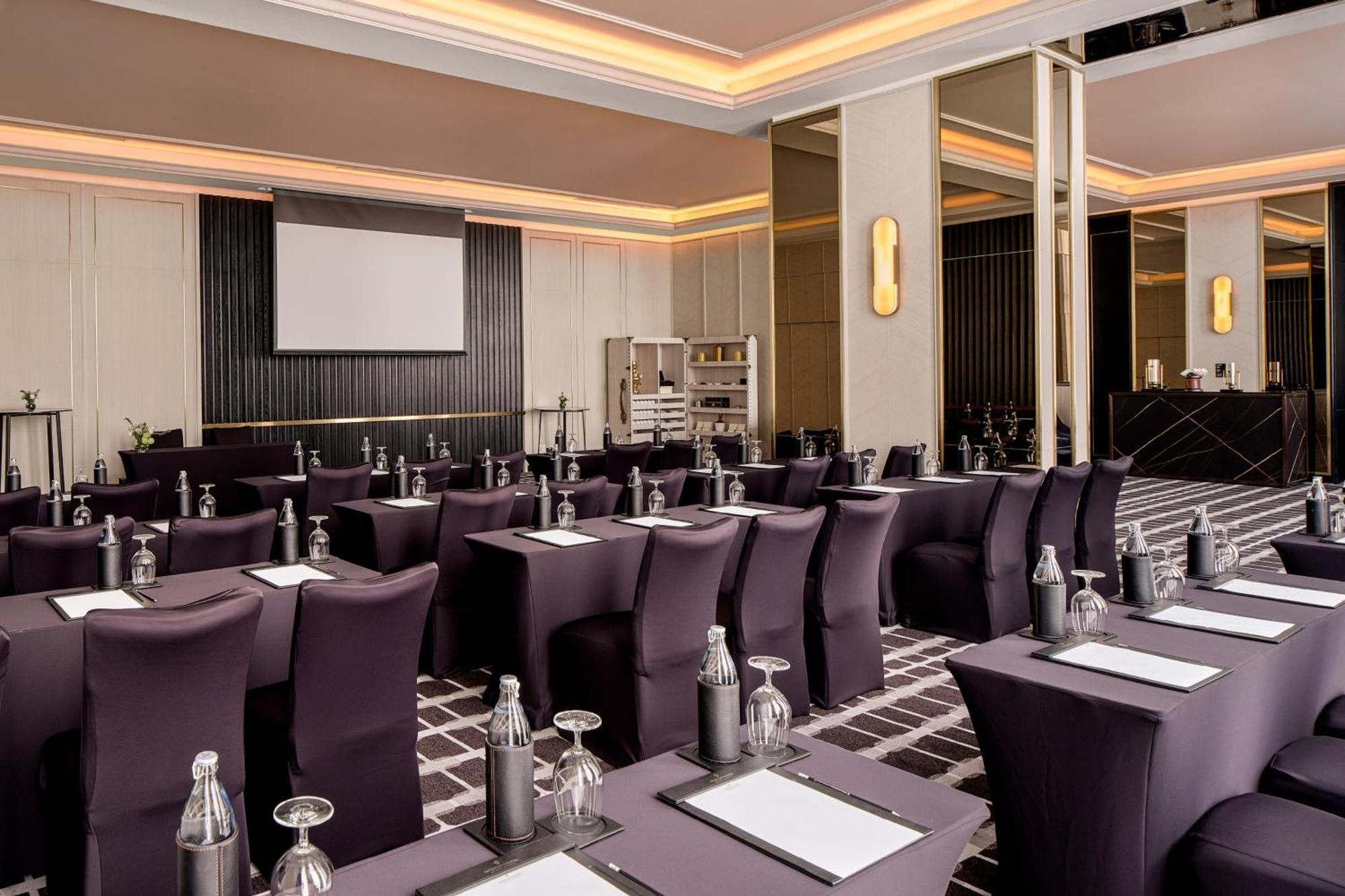 Hotel Intercontinental Sukhumvit By Ihg Bangkok