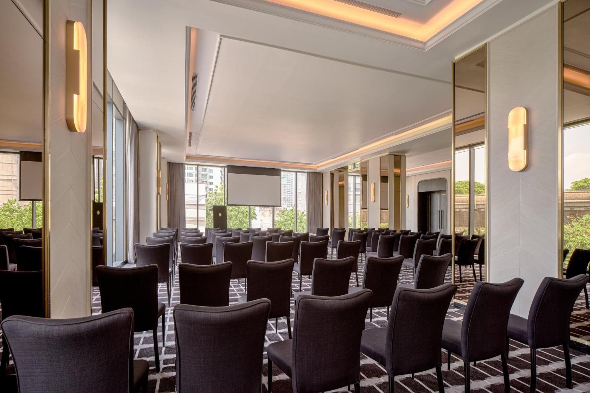 Intercontinental Sukhumvit By Ihg Hotel