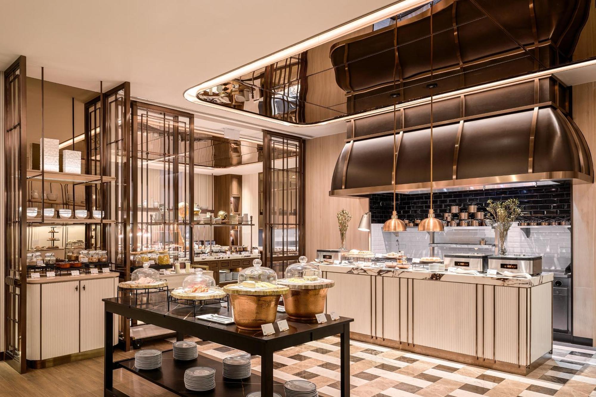 Hotel Intercontinental Sukhumvit By Ihg 5*
