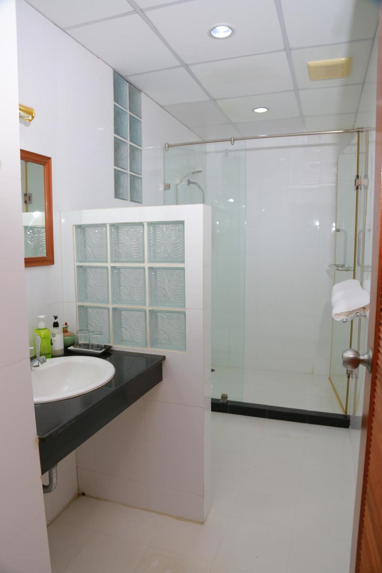 Upar Silom Near Mahanakhon 3*