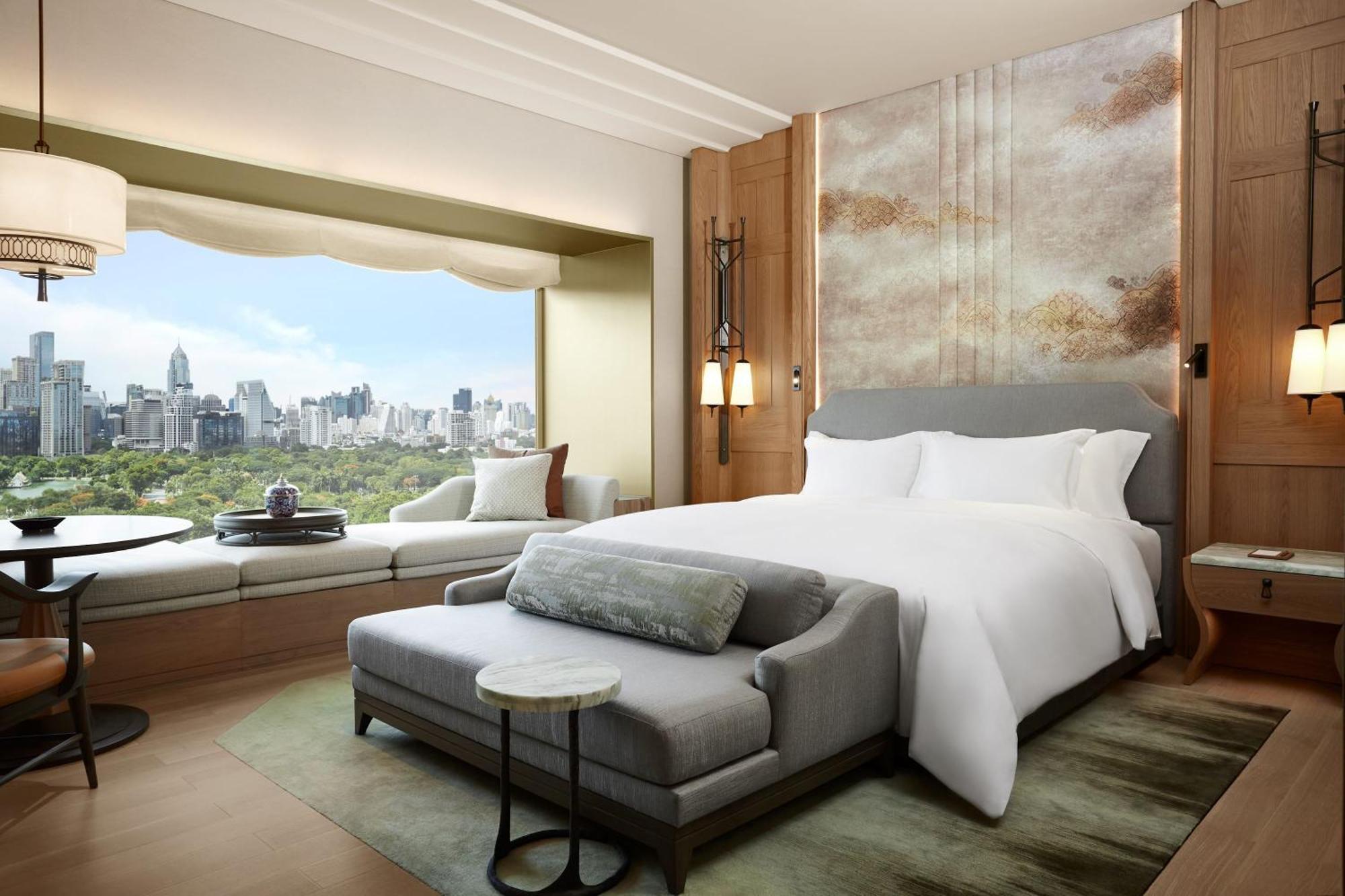 Dusit Thani Hotel 5*