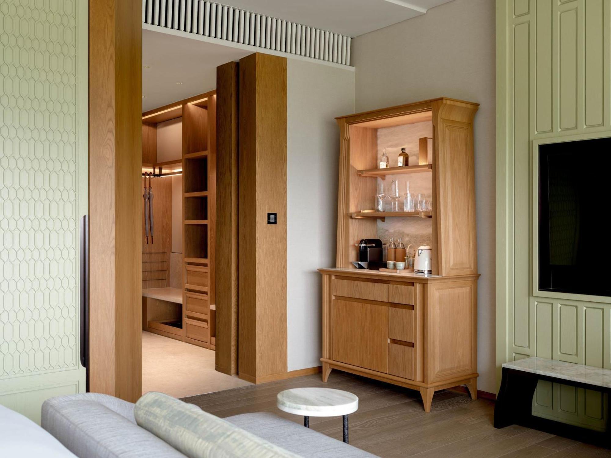 Dusit Thani 5*