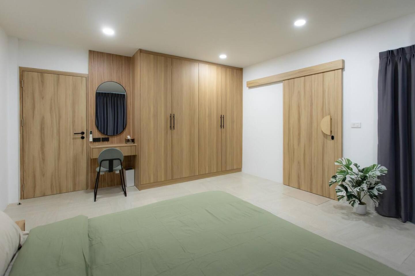 Peaceful Townhouse In Sathorn Near Saint Louis Bts Apartment Bangkok