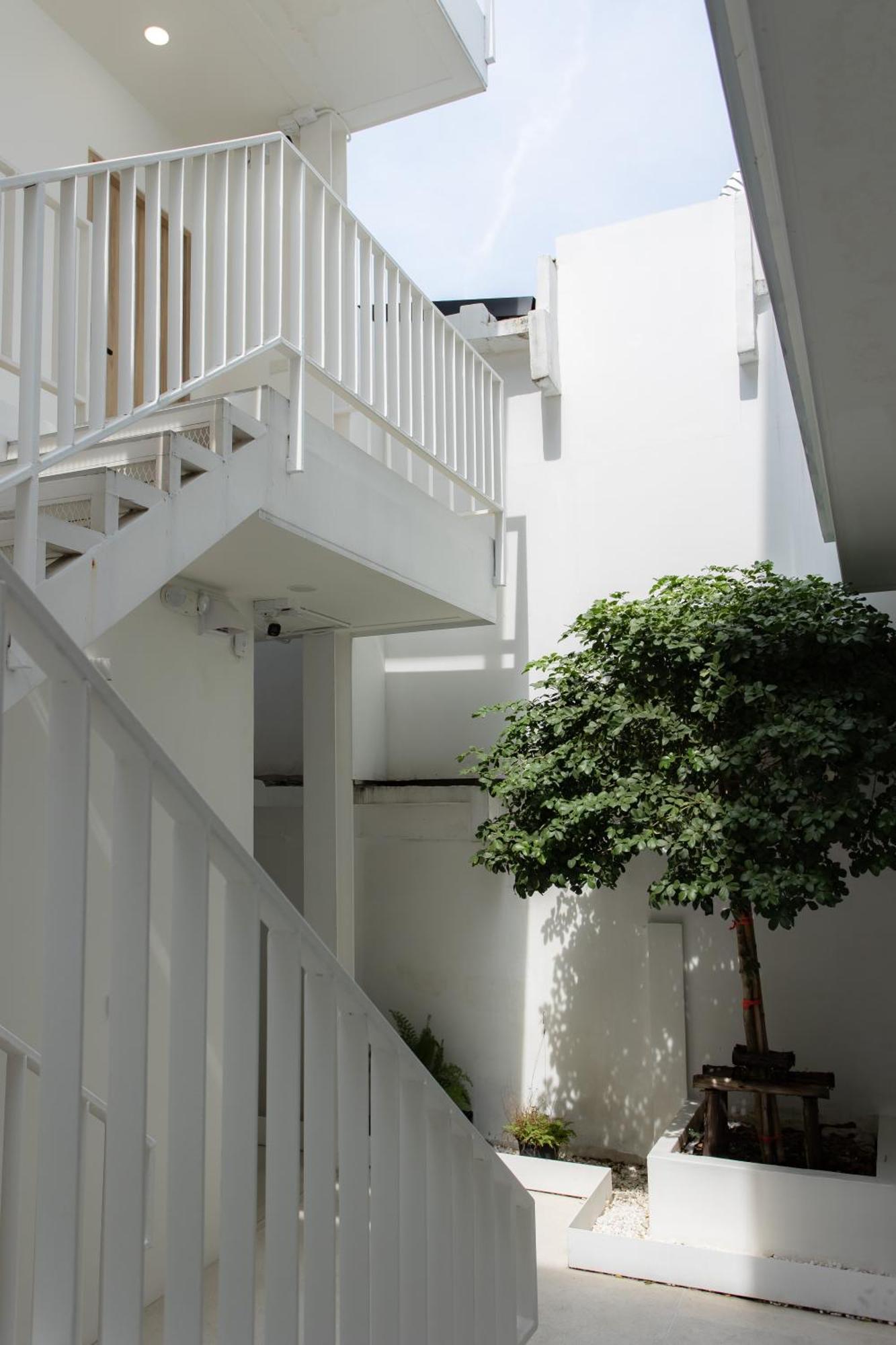 Peaceful Townhouse In Sathorn Near Saint Louis Bts Apartment *