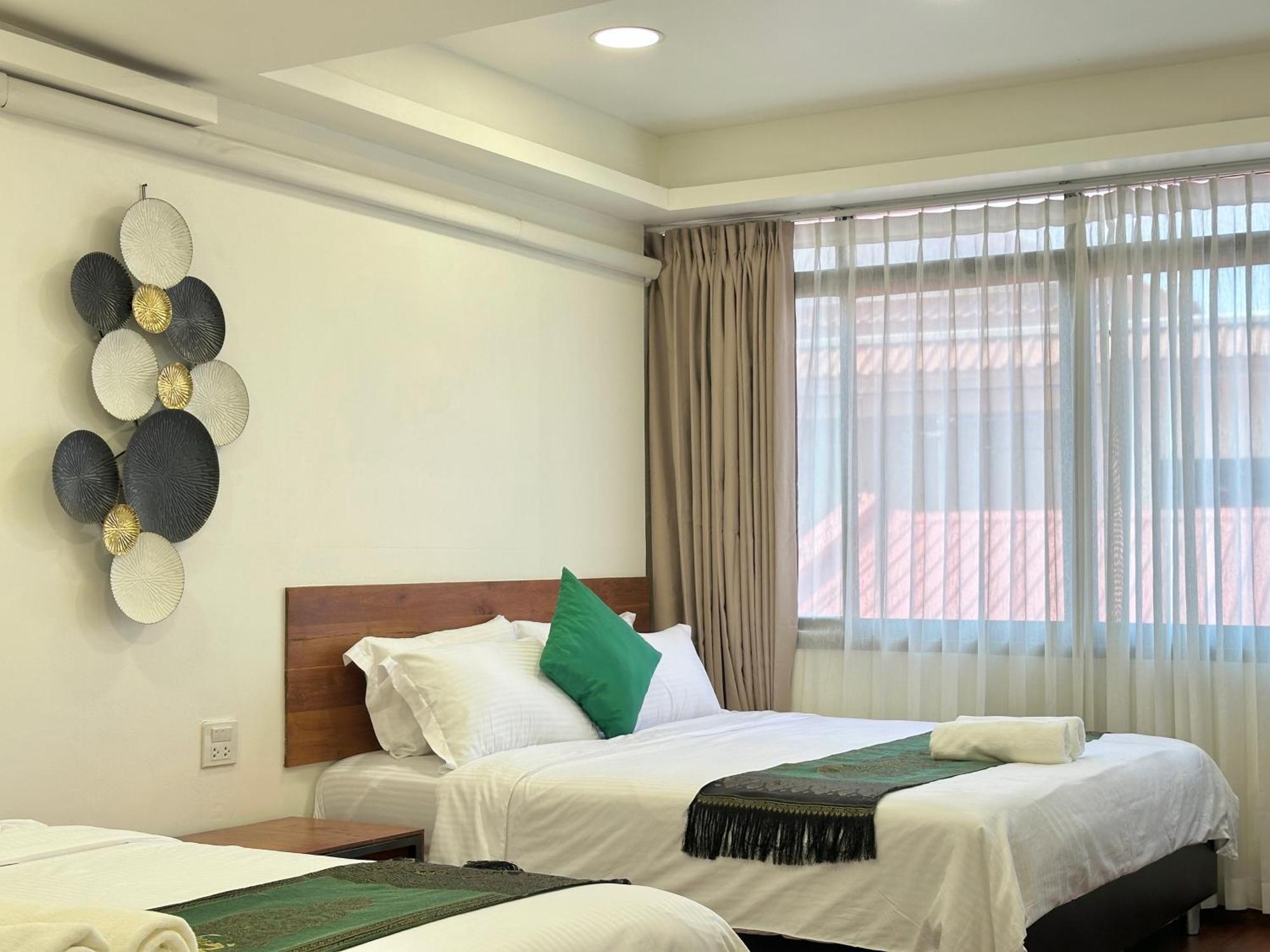 Longzhu Hotel Bangkok