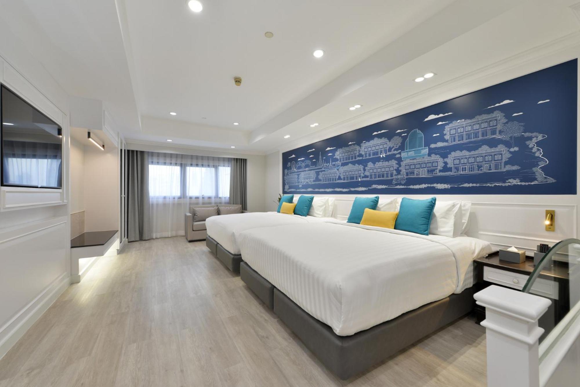Centre Point Plus Hotel Silom - Newly Renovated