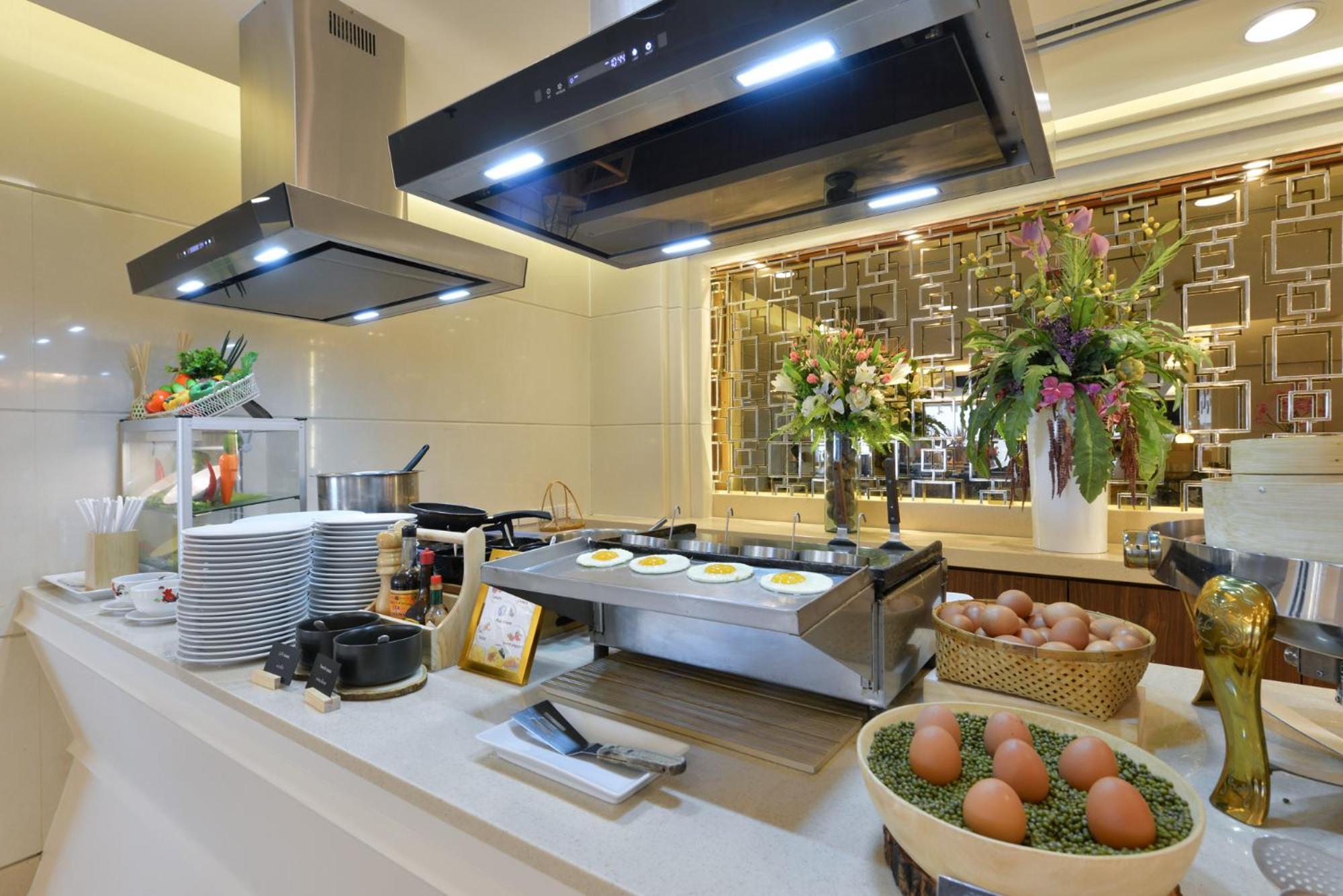 Centre Point Plus Hotel Silom - Newly Renovated 4*