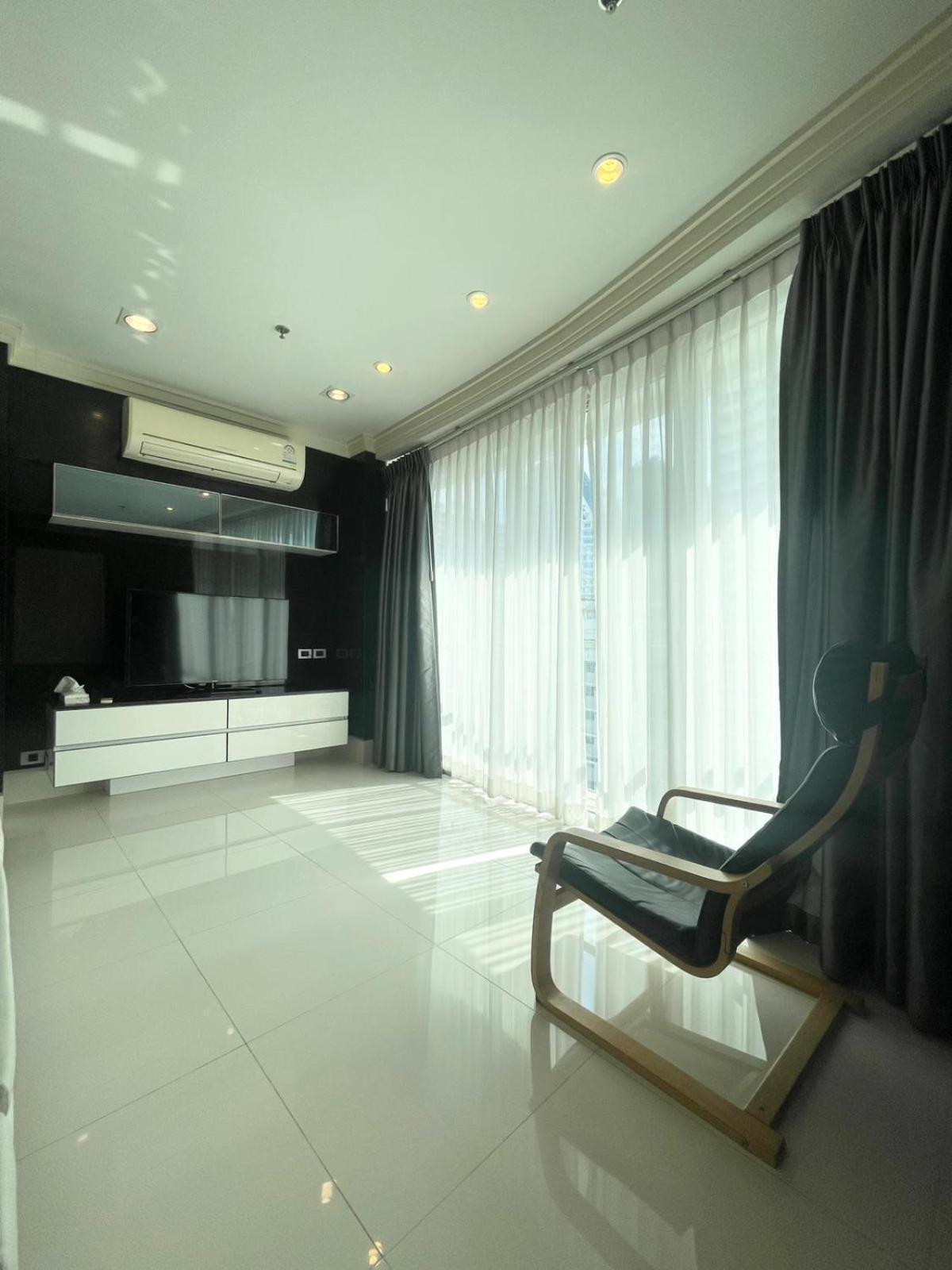 Apartemen Extremely Spacious Cool Asoke Sleeps 8 Bangkok