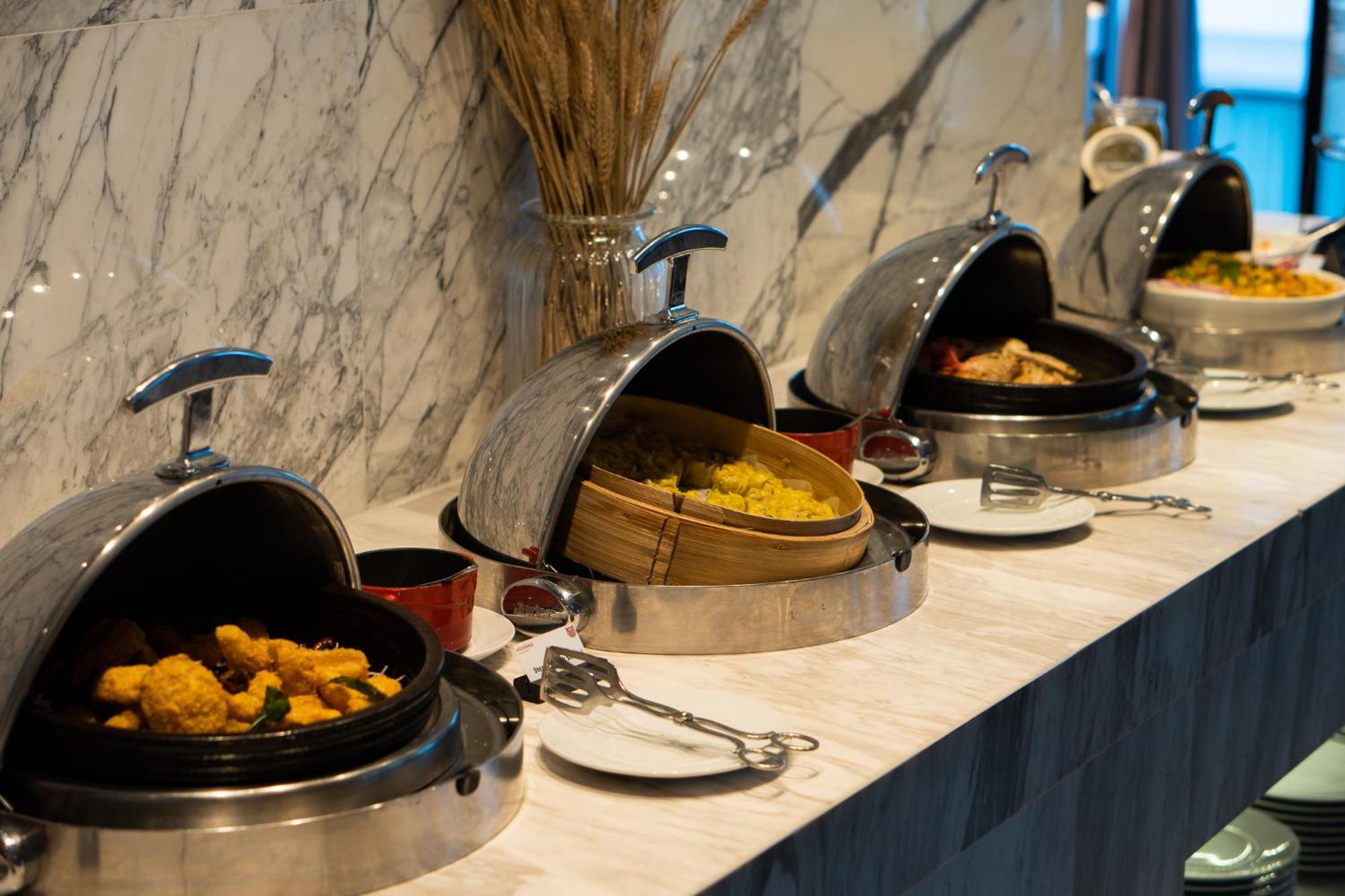 Moevenpick Sukhumvit 15 Hotel 5*