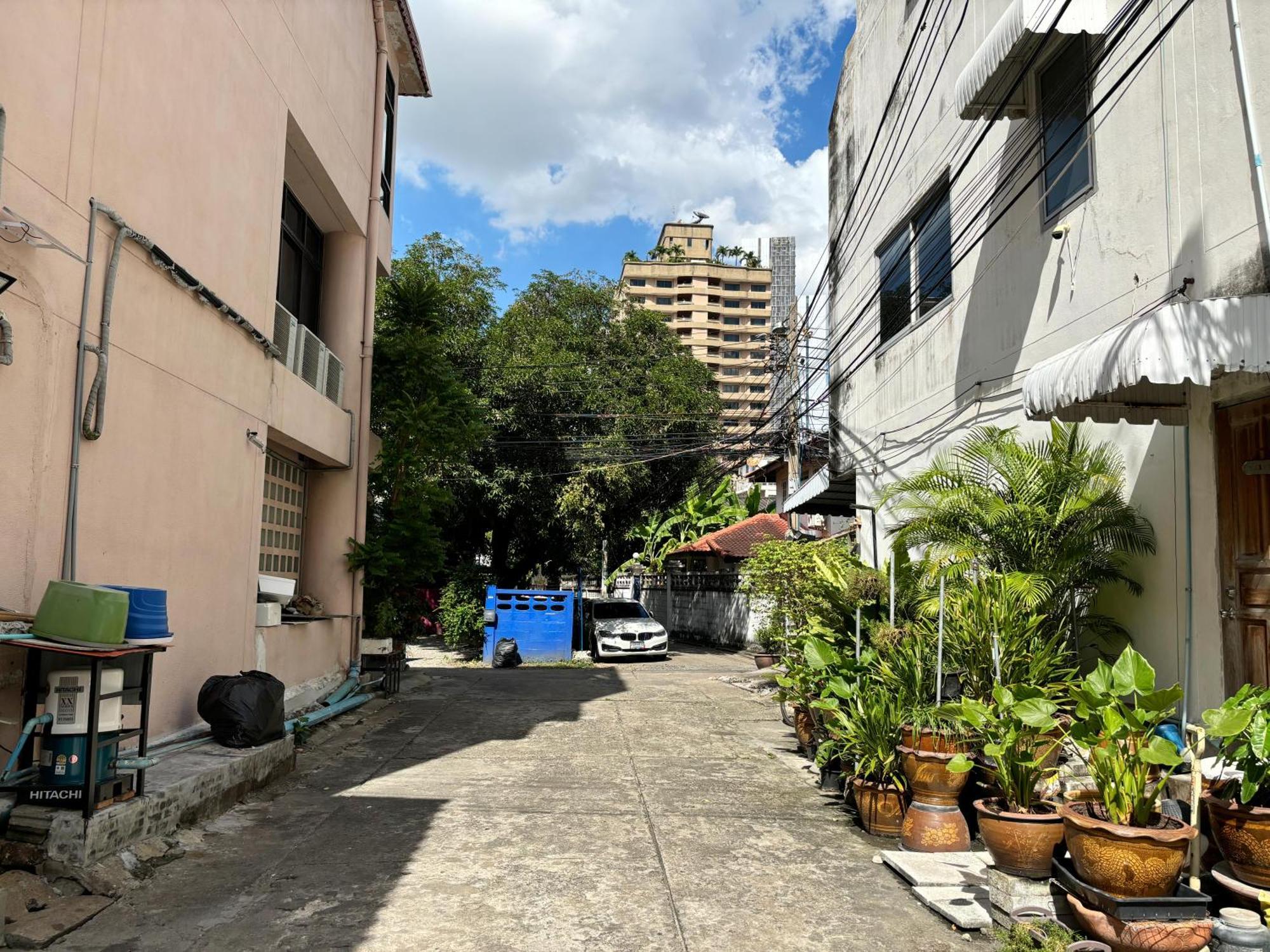 Thonglor Sukhumvit 55 * Bangkok