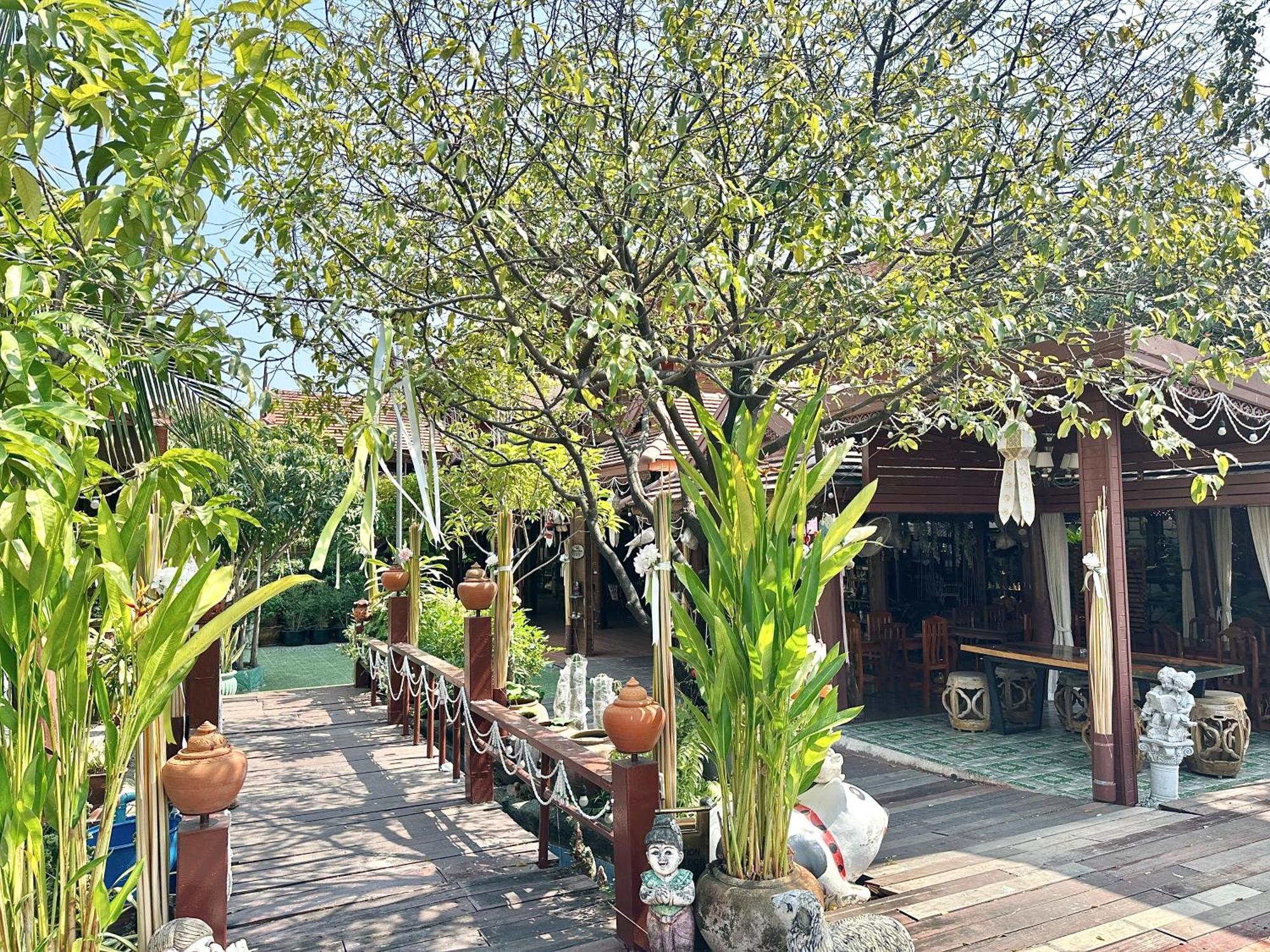 Montri Donmuang Resor 2*