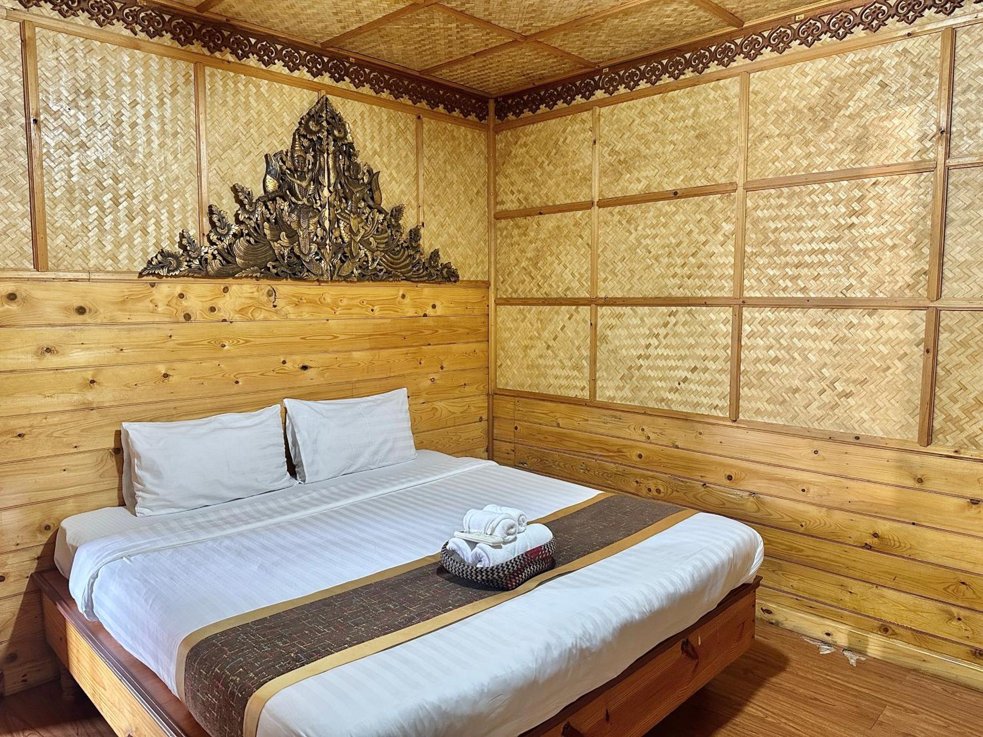 Montri Donmuang Resor 2*
