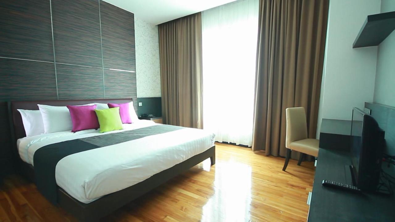 Lumen Srinakarin Hotel Bangkok