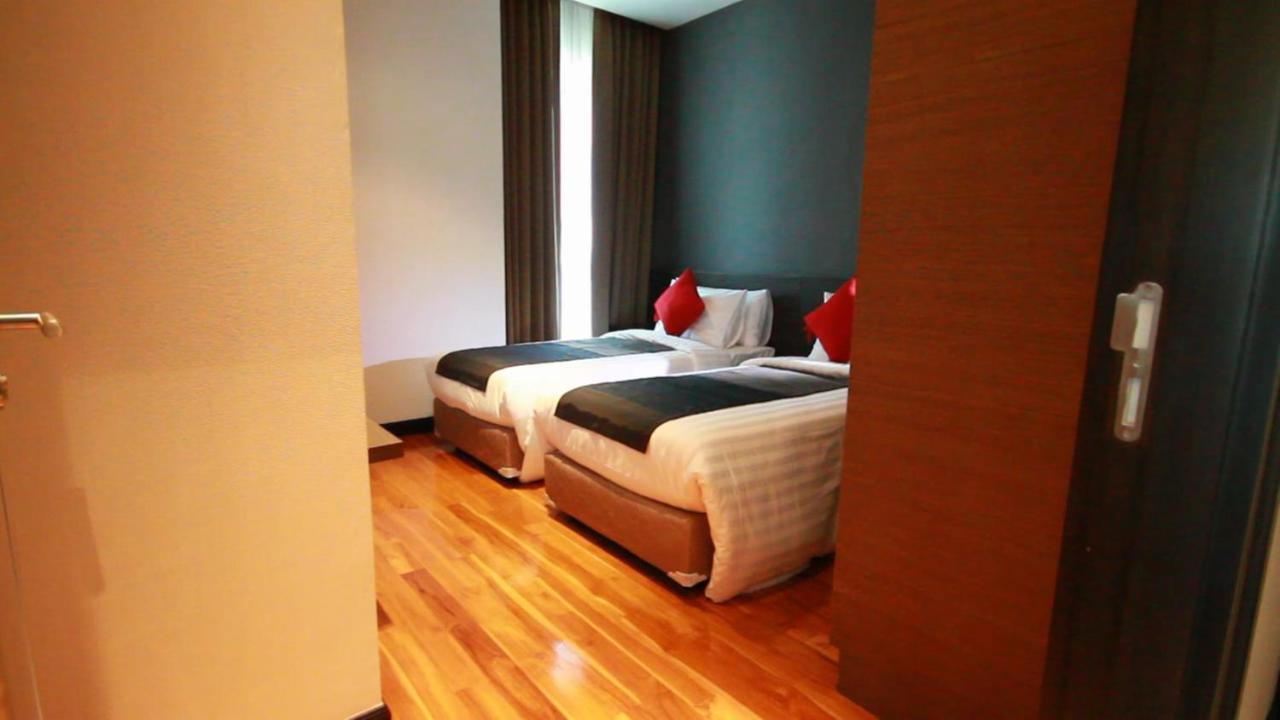 Lumen Srinakarin 5* Bangkok
