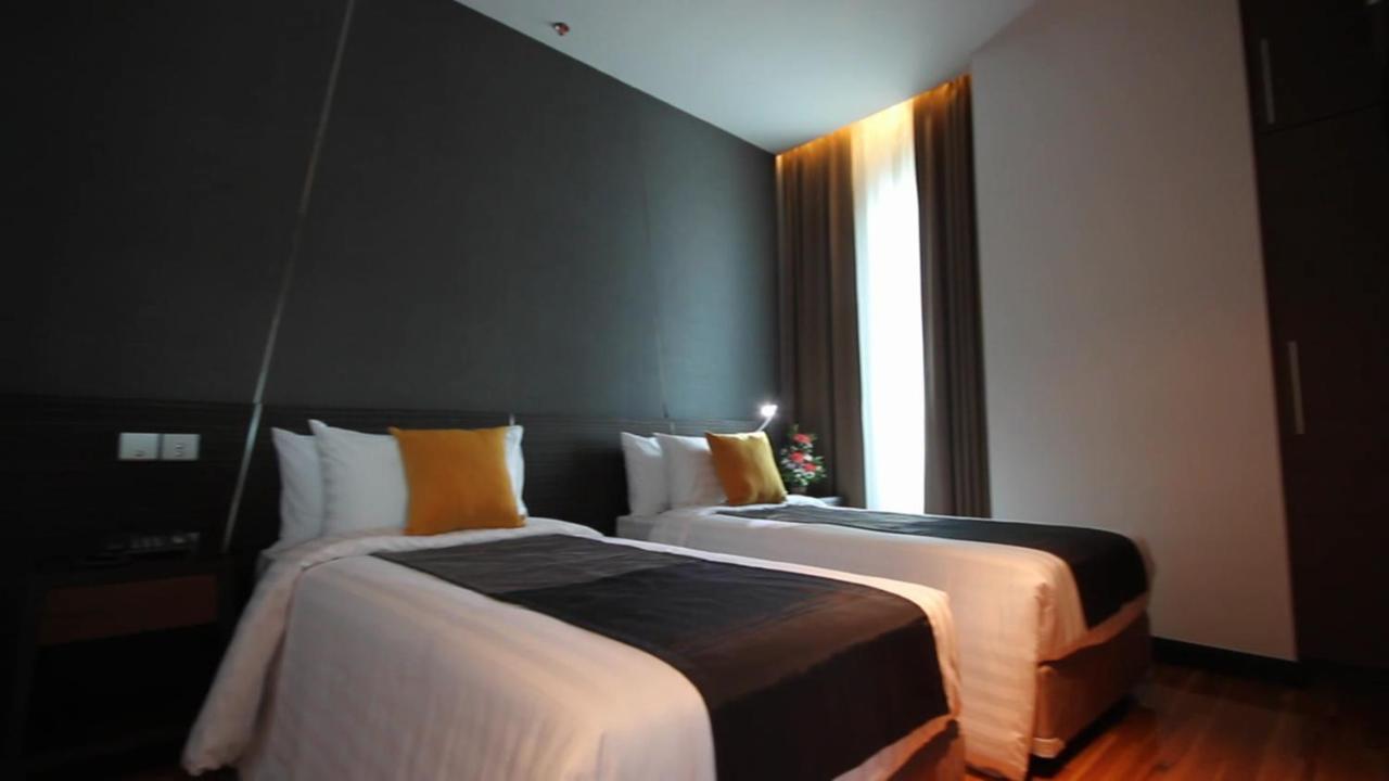 Lumen Srinakarin Hotel