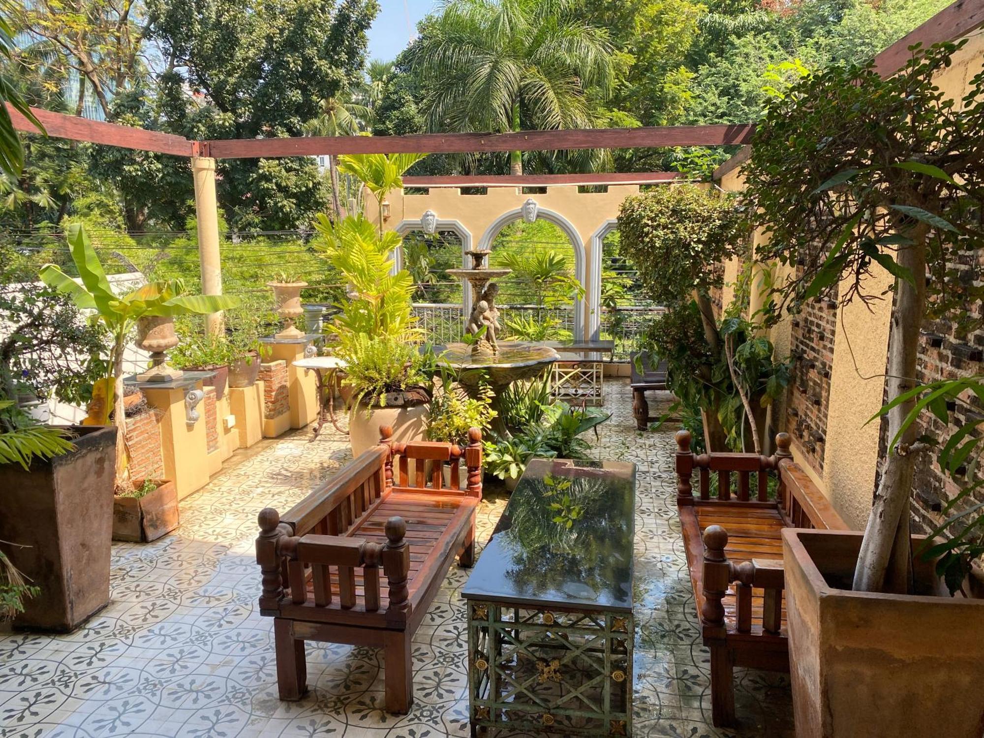Bed & Breakfast Cafe Ice Resident