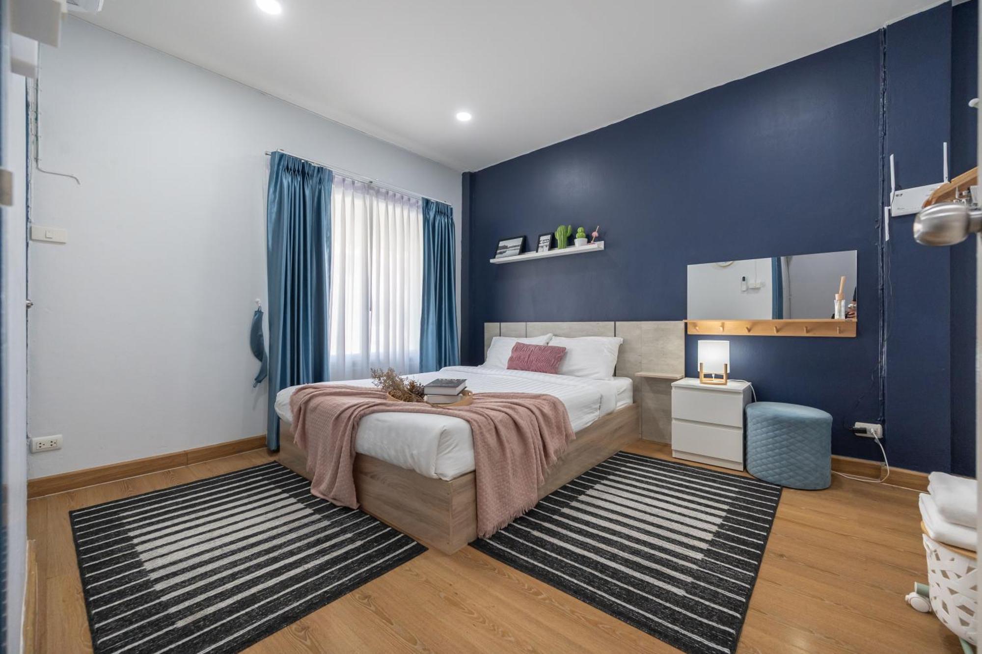 Rb01 Chatuchak, Netflix, Speednet, Bts,mrt, 10pax * Bangkok